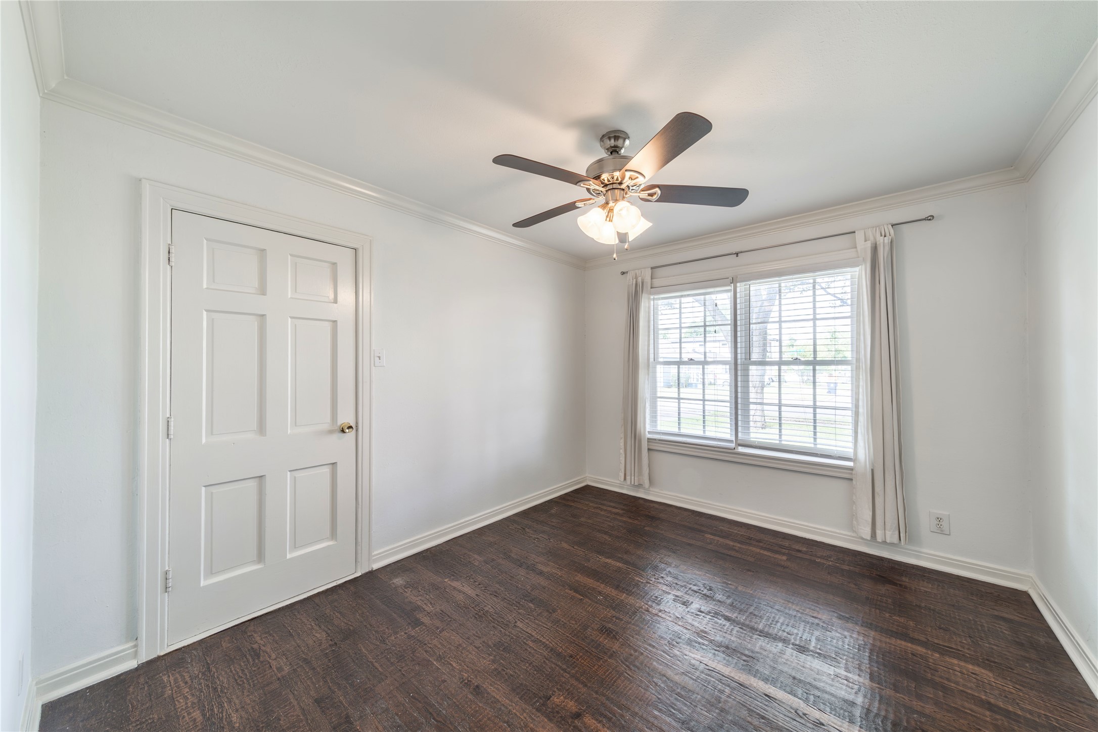 7302 Kenwell Street Dallas TX 75209