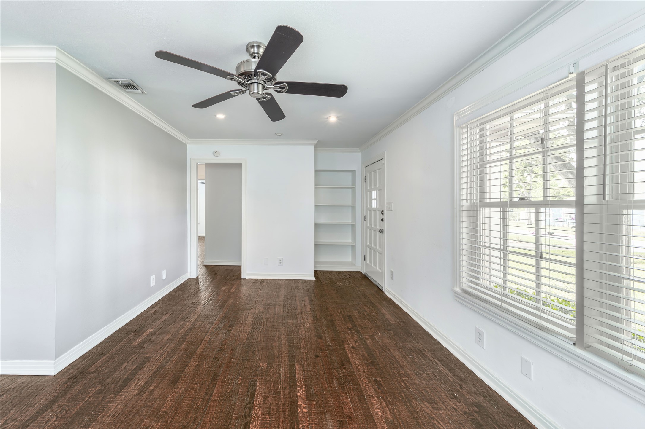 7302 Kenwell Street Dallas TX 75209