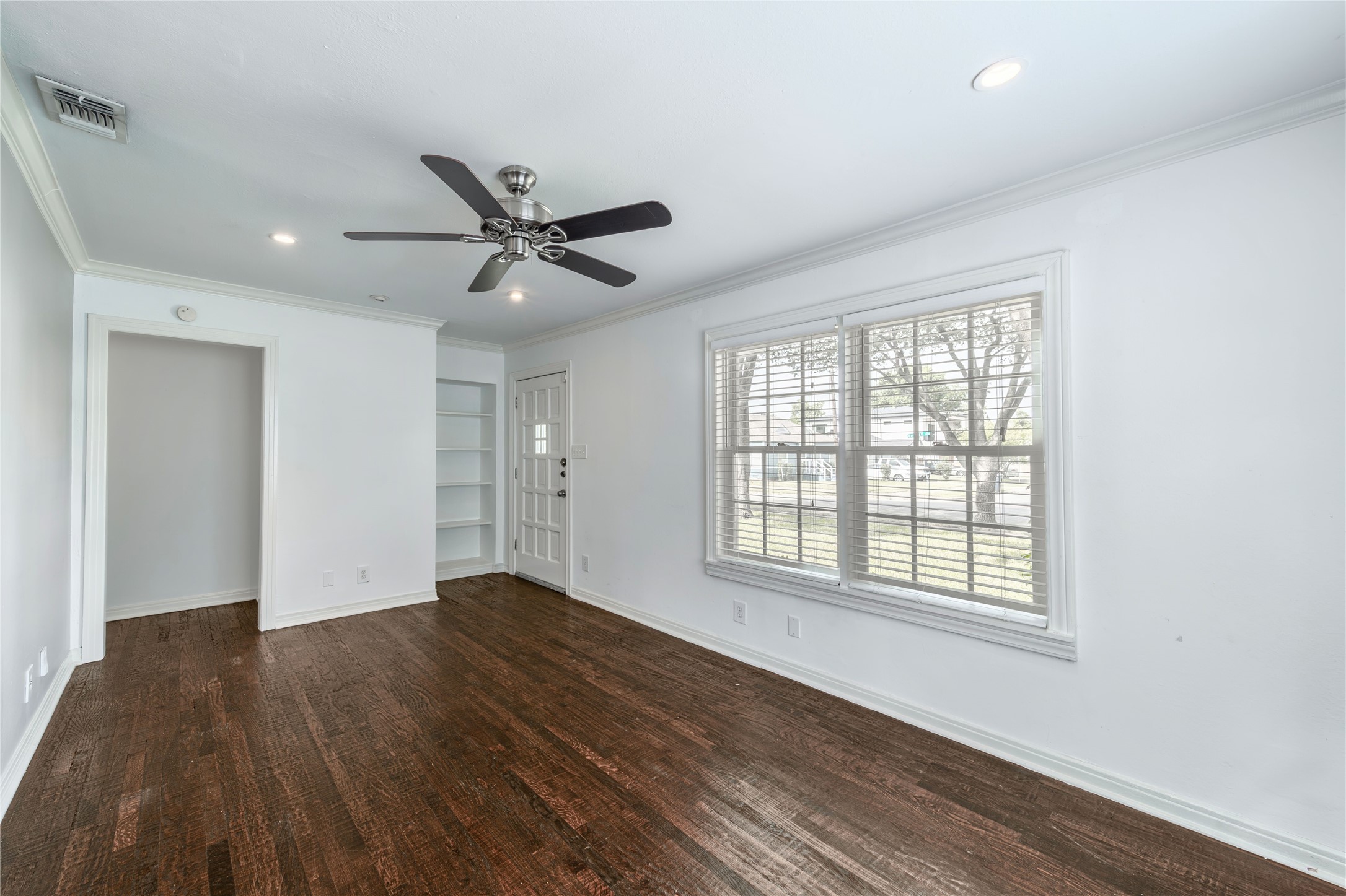 7302 Kenwell Street Dallas TX 75209