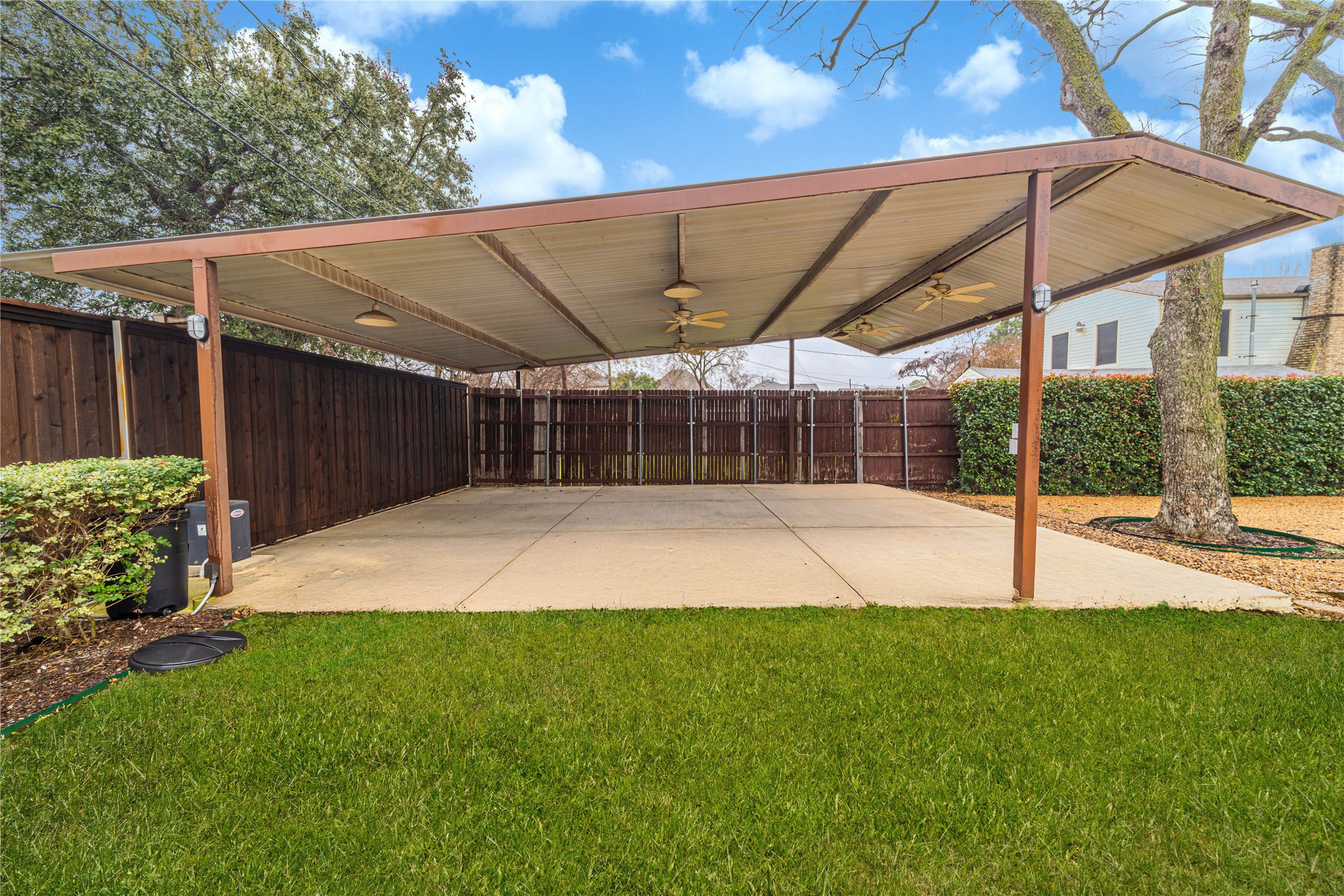 7302 Kenwell Street Dallas TX 75209