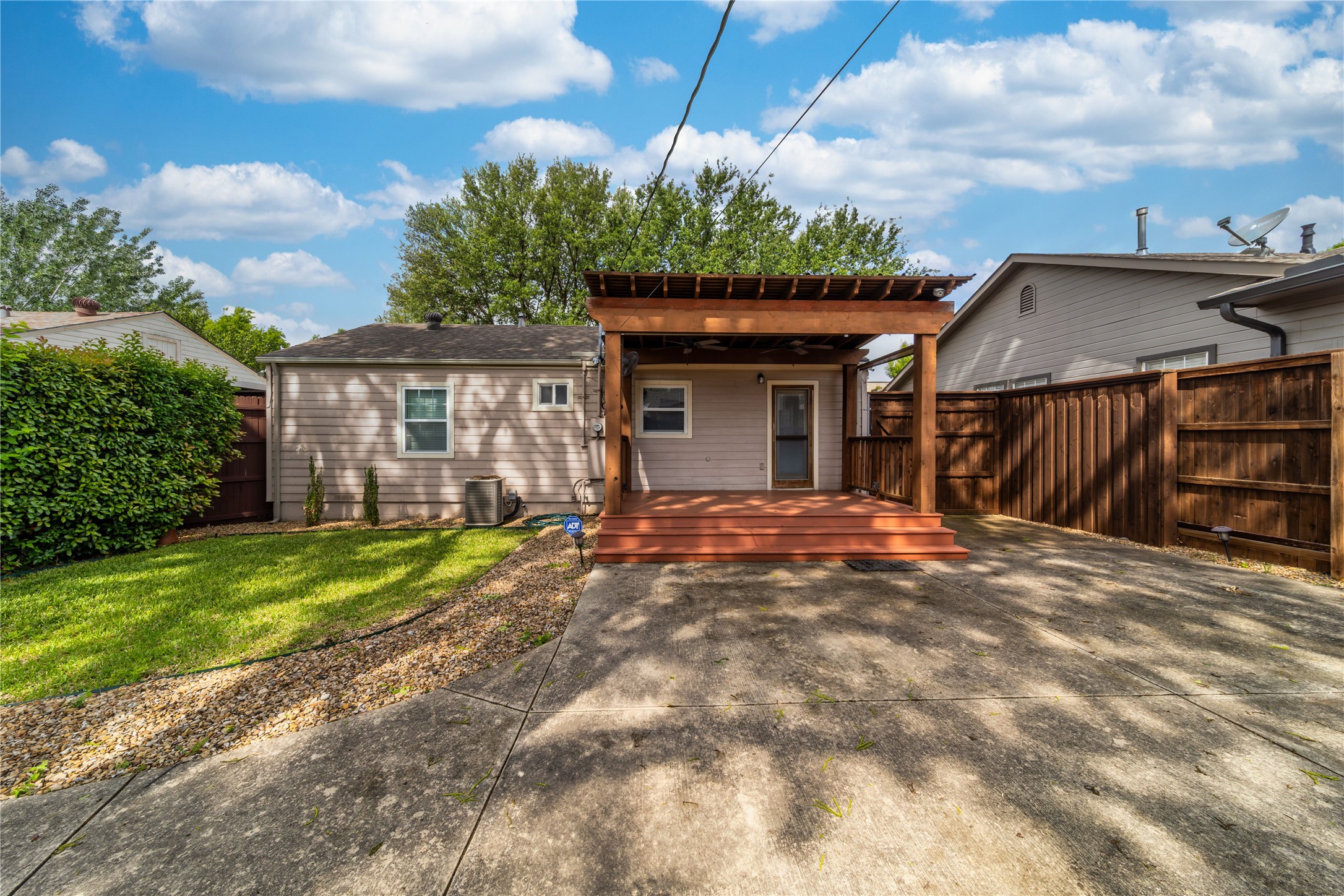 7302 Kenwell Street Dallas TX 75209