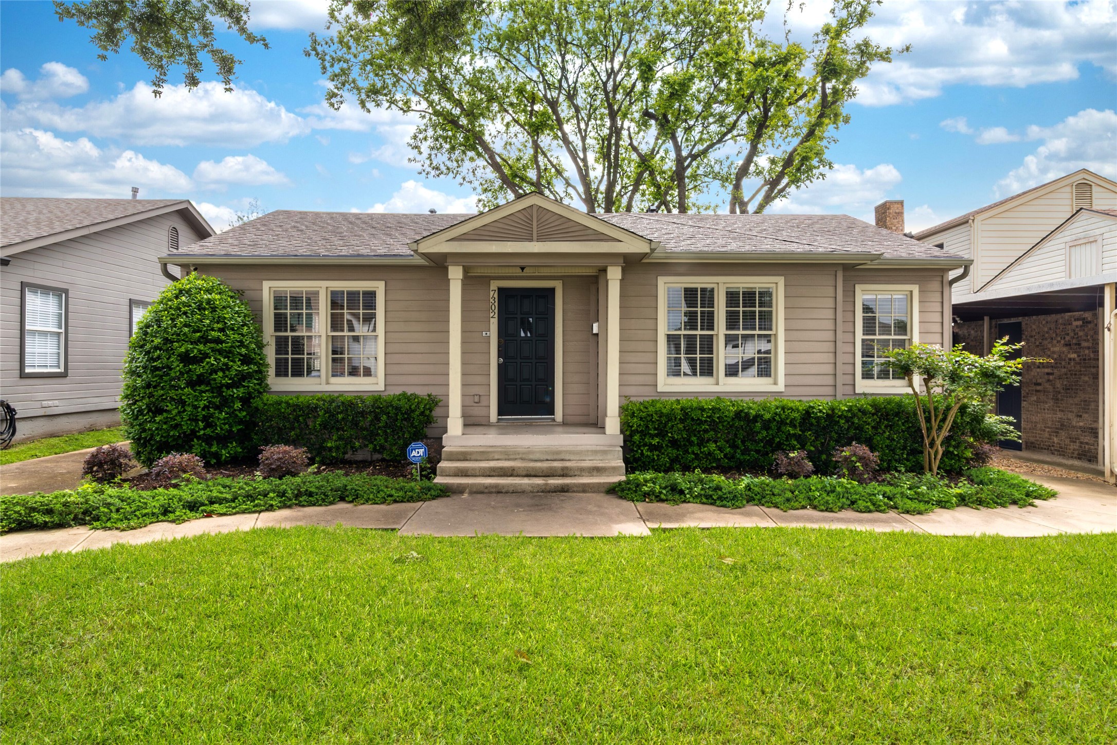 7302 Kenwell Street Dallas TX 75209