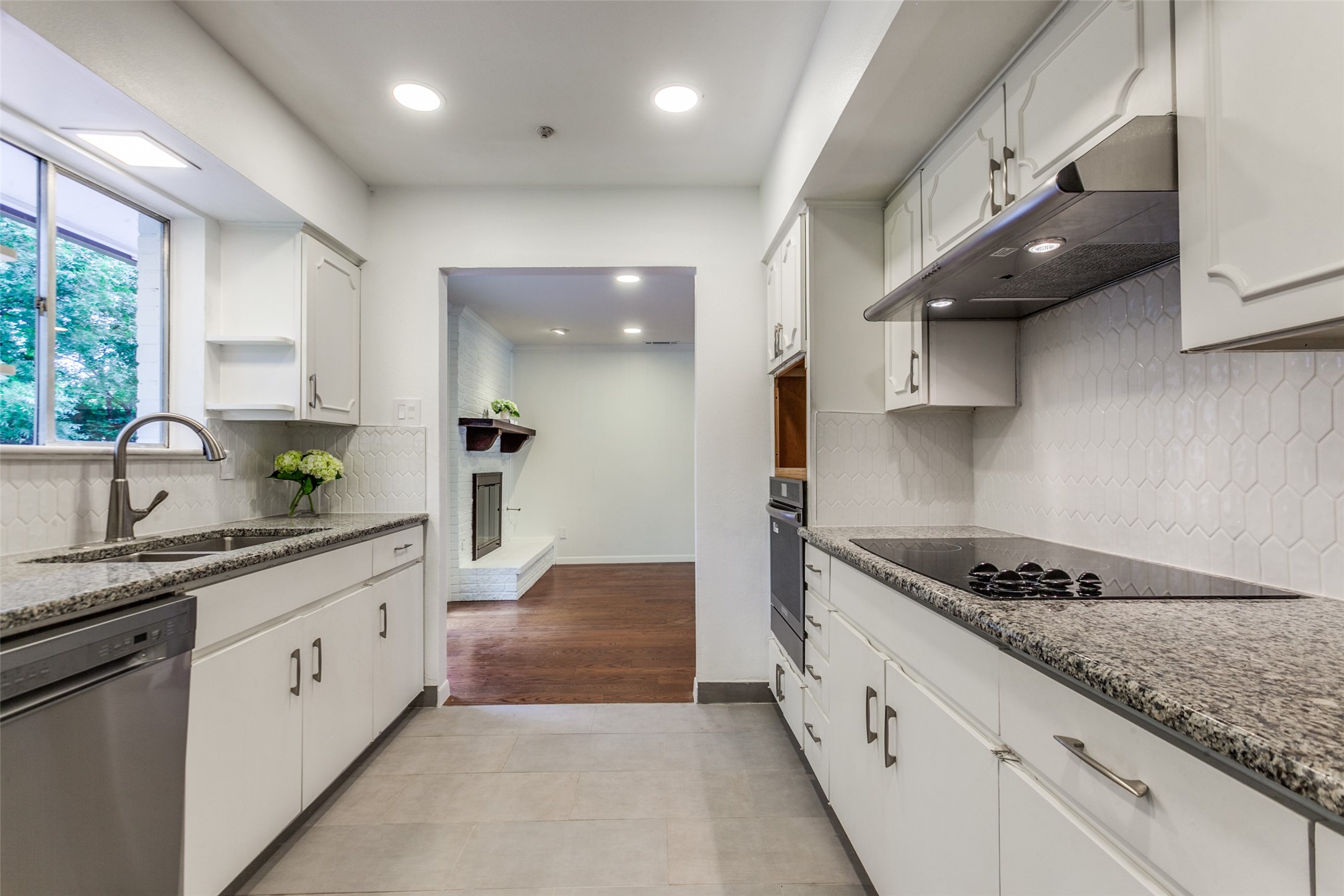 2718 Running Brook Lane Dallas TX 75228