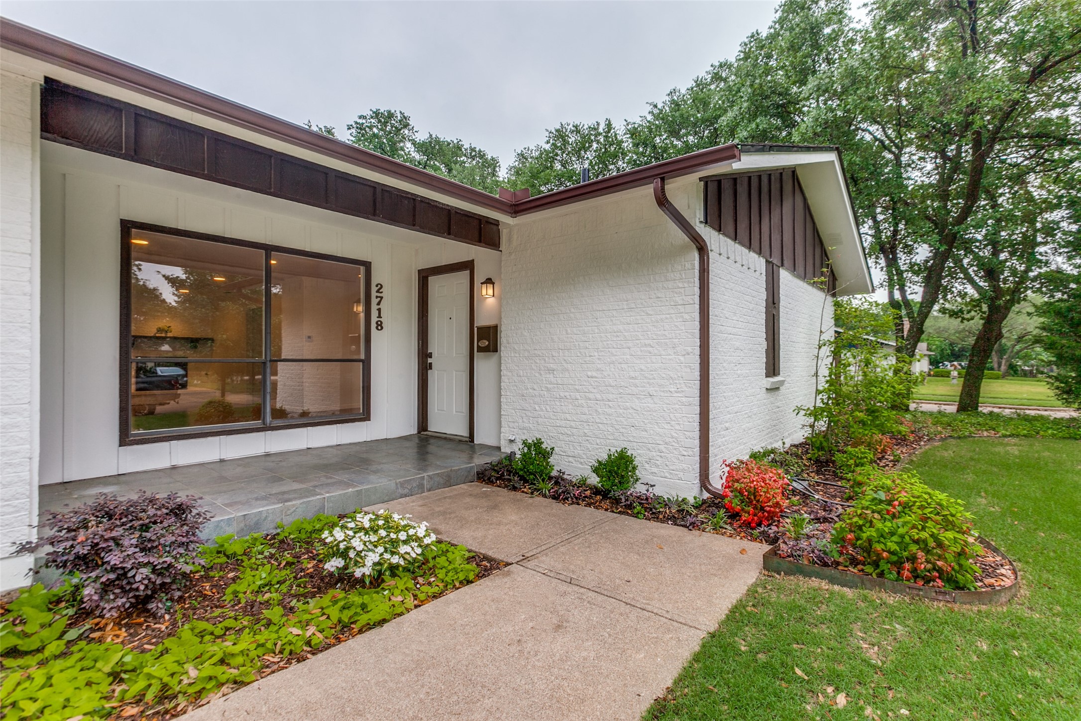 2718 Running Brook Lane Dallas TX 75228