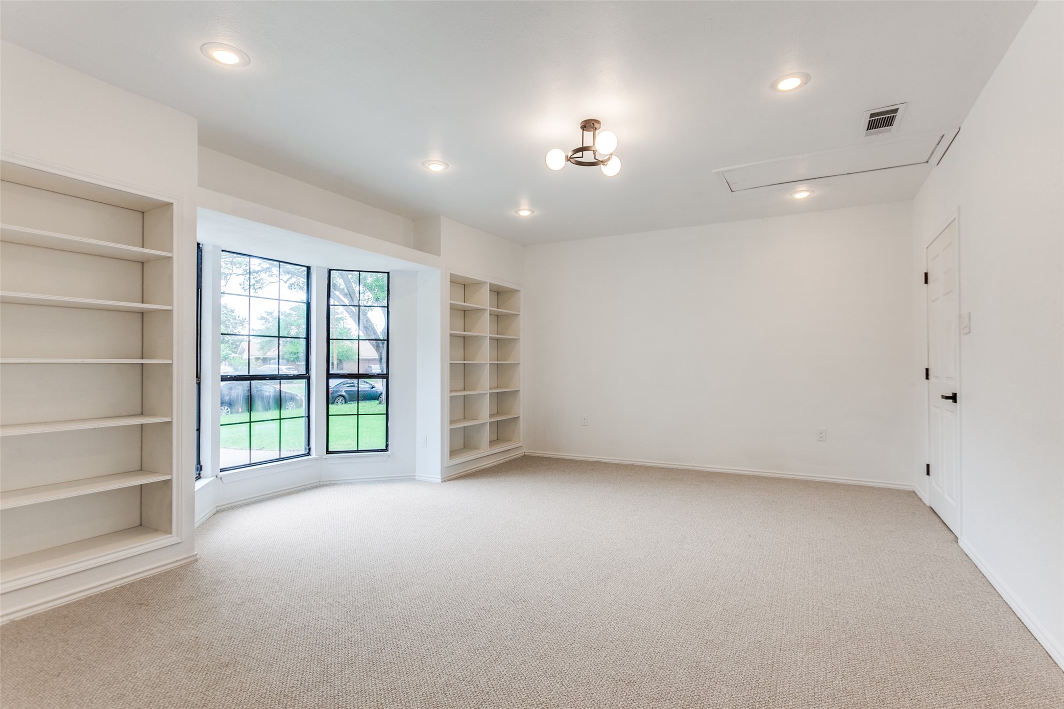 2718 Running Brook Lane Dallas TX 75228