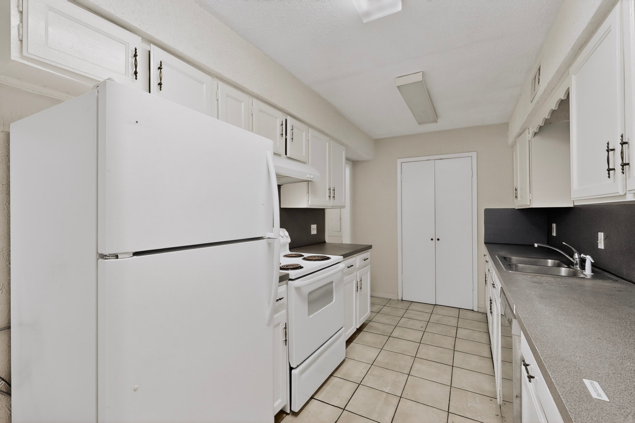 703 E Shady Grove Road Irving TX 75060