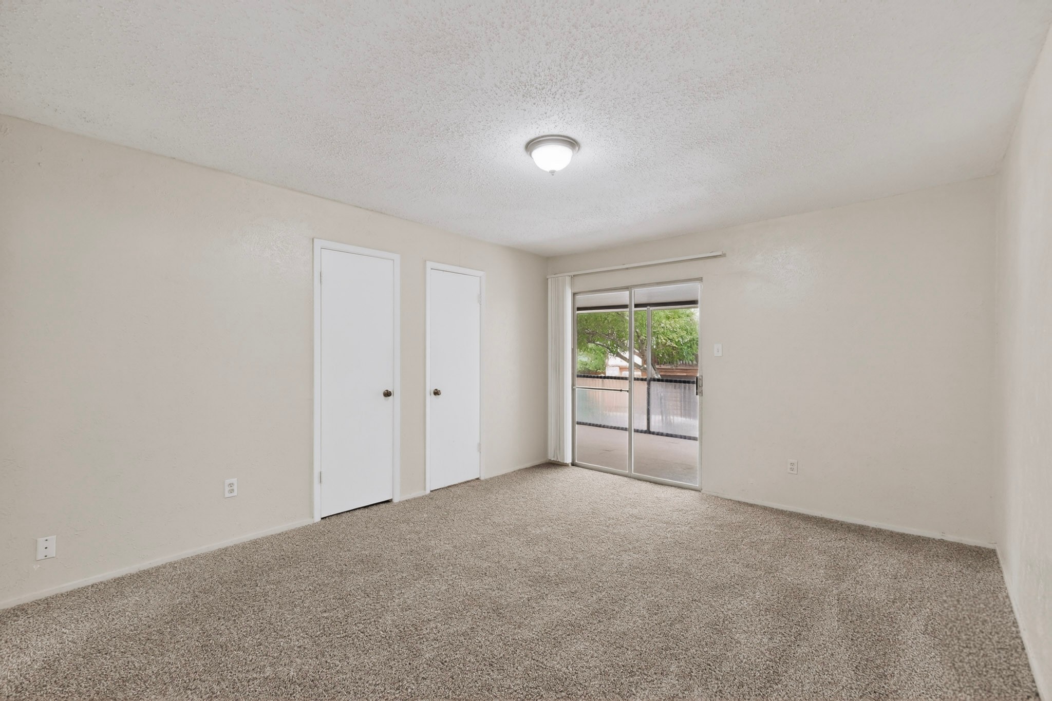 703 E Shady Grove Road Irving TX 75060