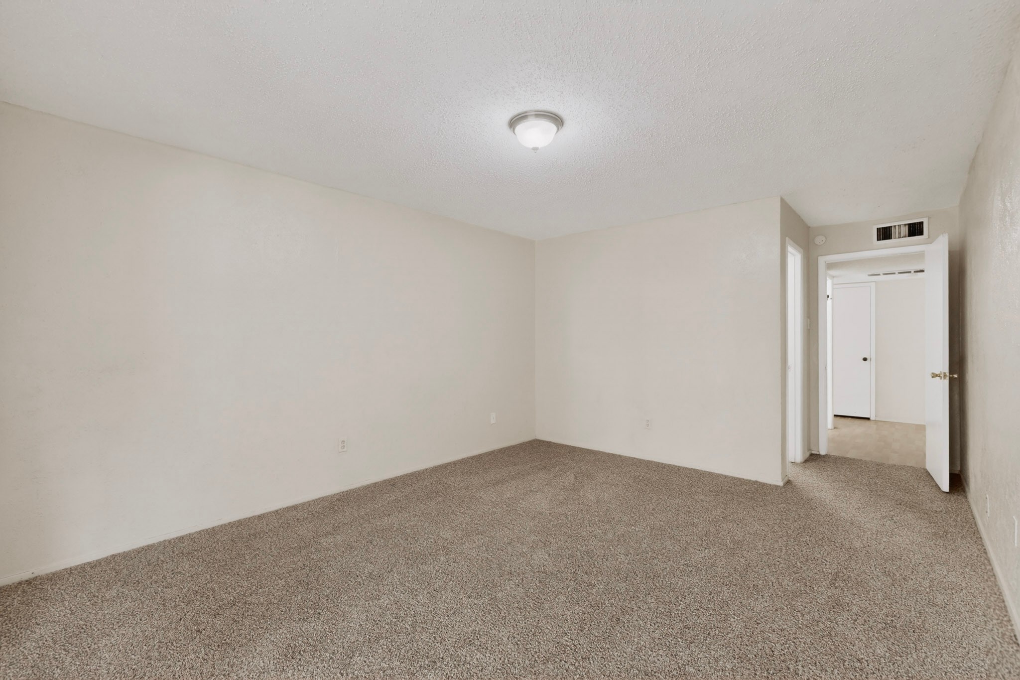 703 E Shady Grove Road Irving TX 75060