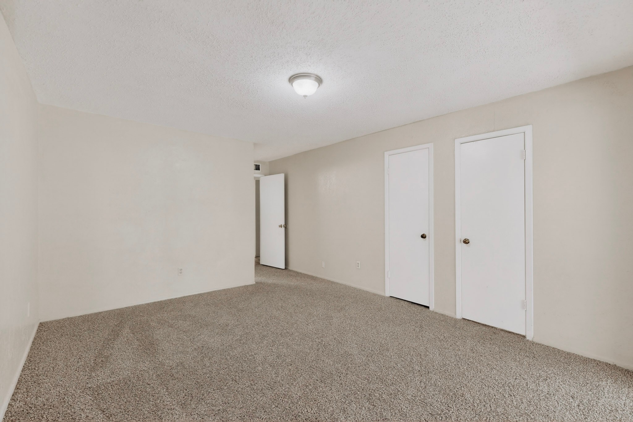 703 E Shady Grove Road Irving TX 75060