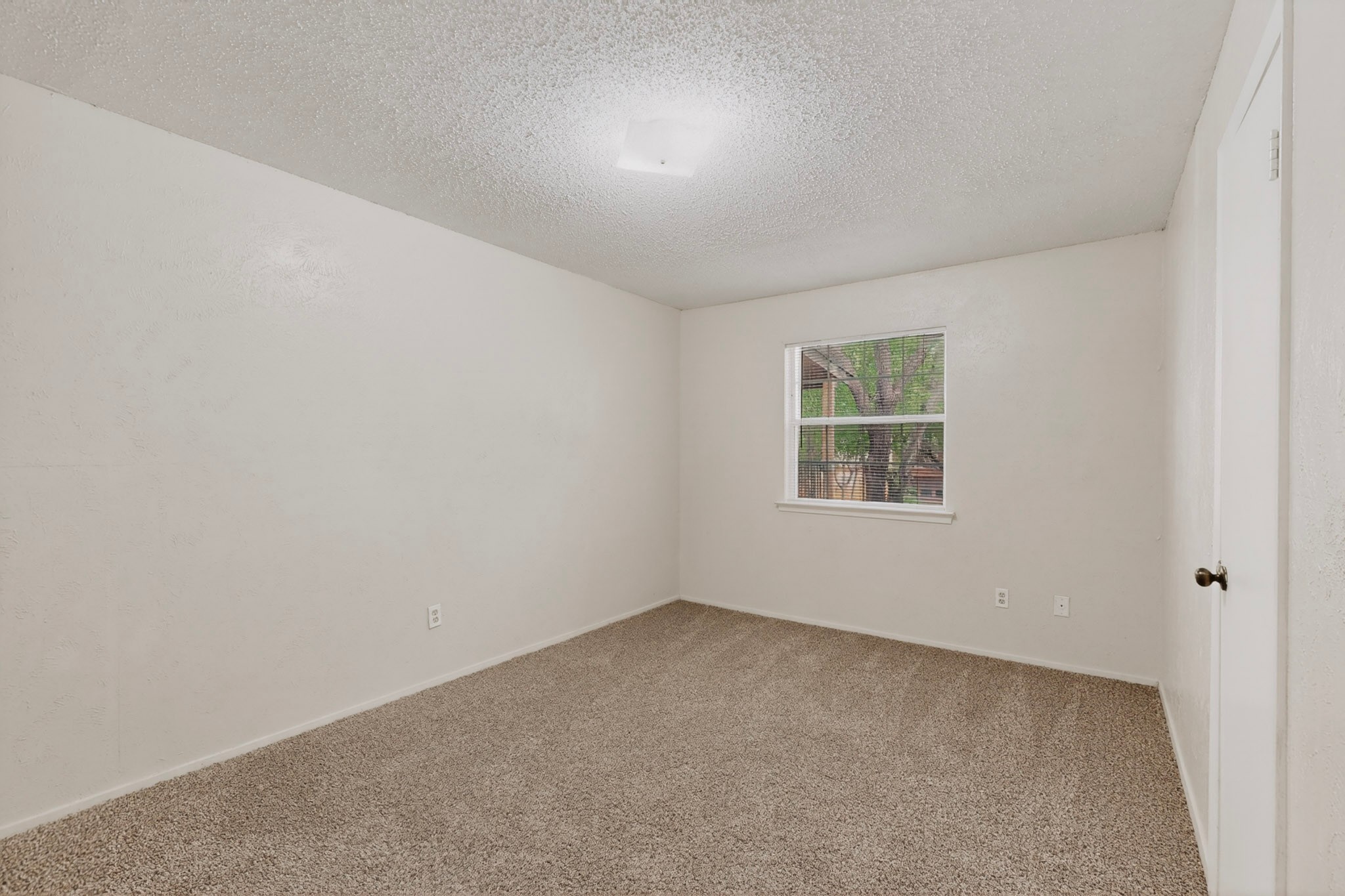703 E Shady Grove Road Irving TX 75060