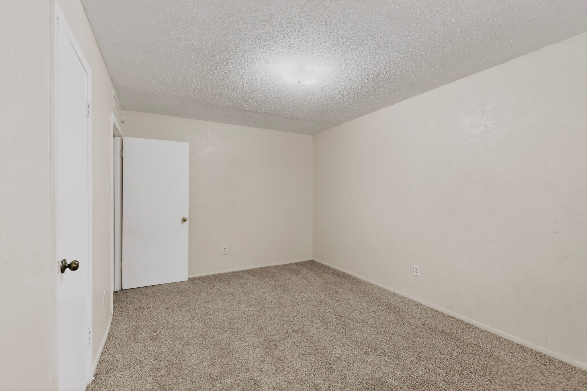 703 E Shady Grove Road Irving TX 75060