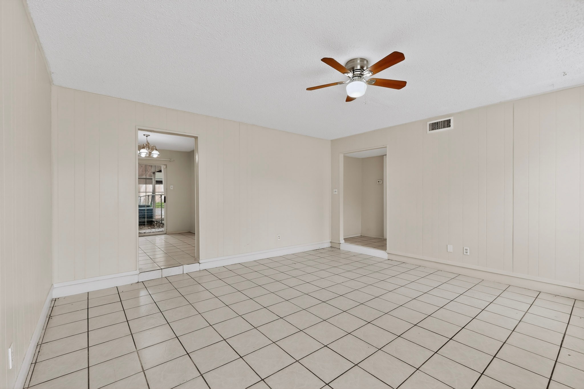 703 E Shady Grove Road Irving TX 75060
