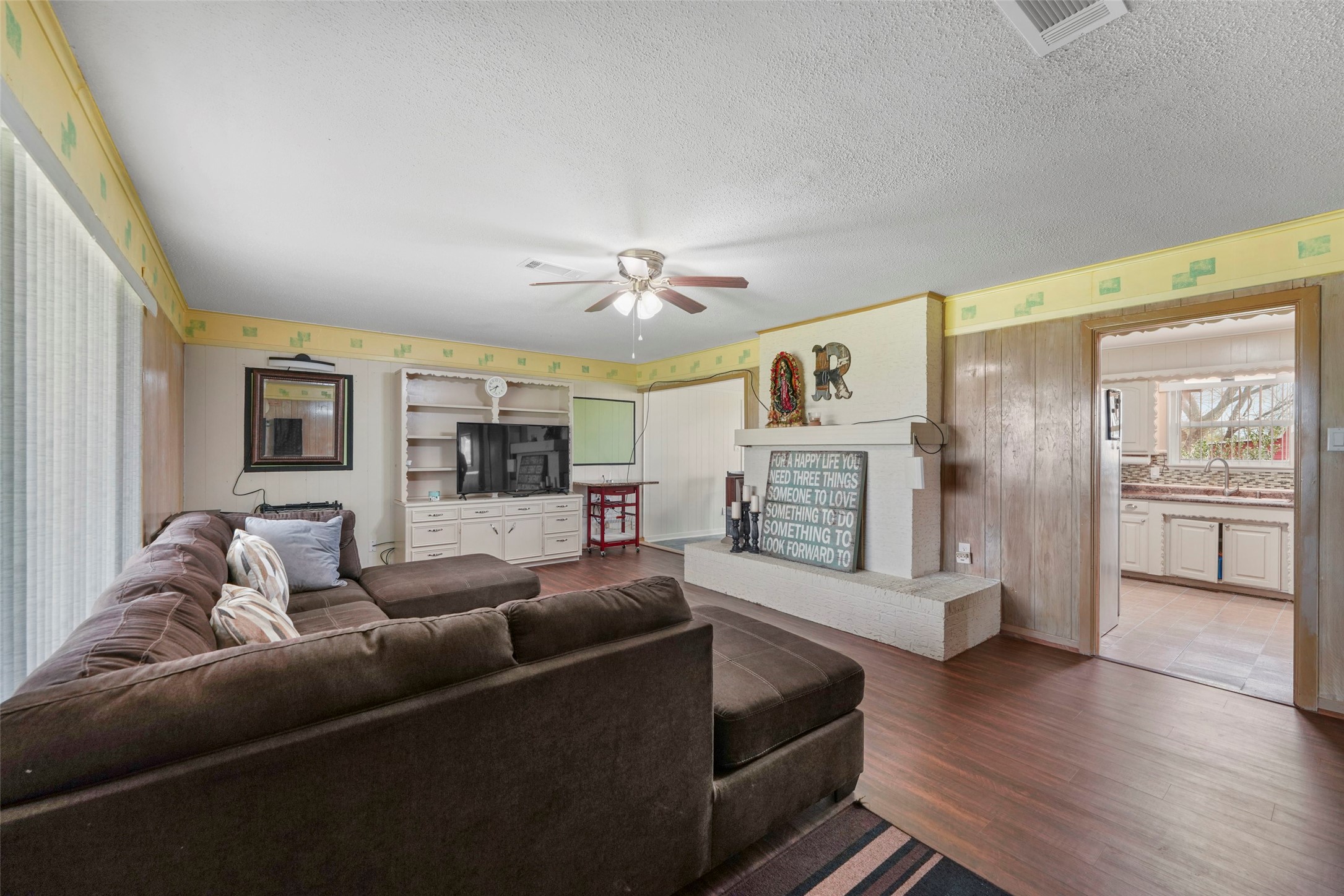 411 Vz County Road 3609 Edgewood TX 75117