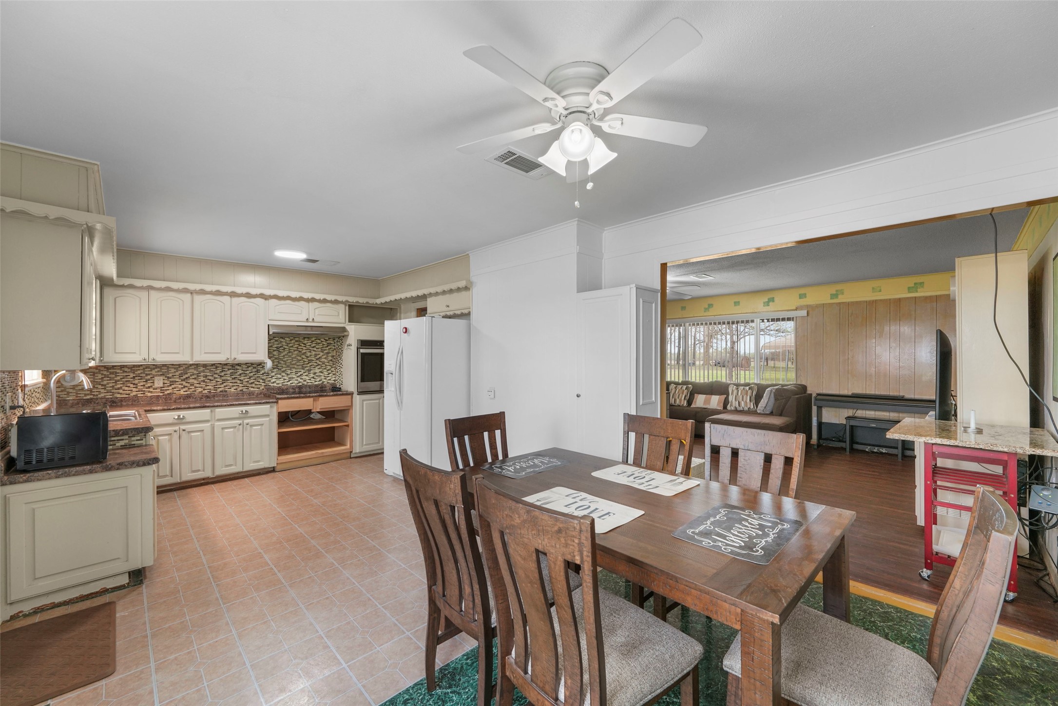 411 Vz County Road 3609 Edgewood TX 75117