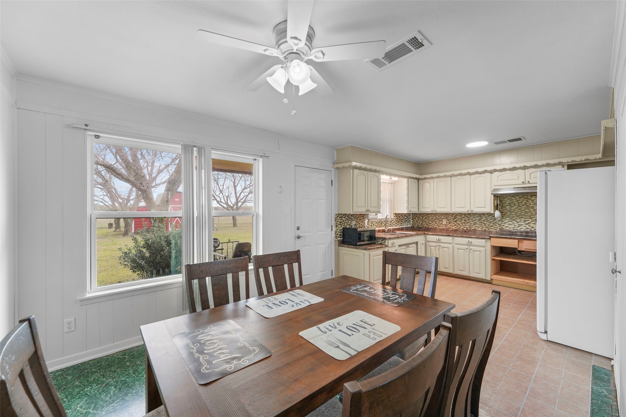 411 Vz County Road 3609 Edgewood TX 75117