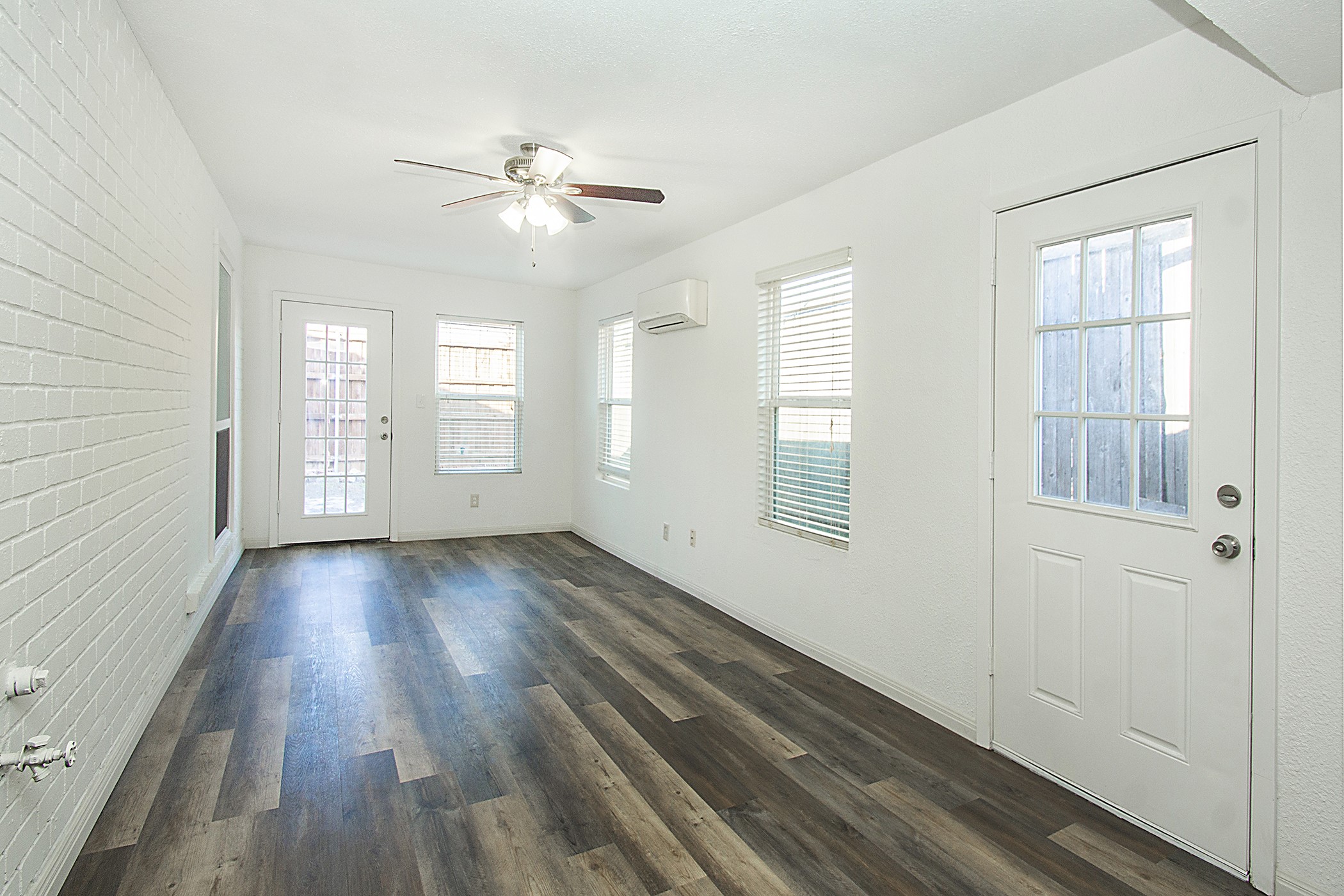 2611 Via Cordova Carrollton TX 75006