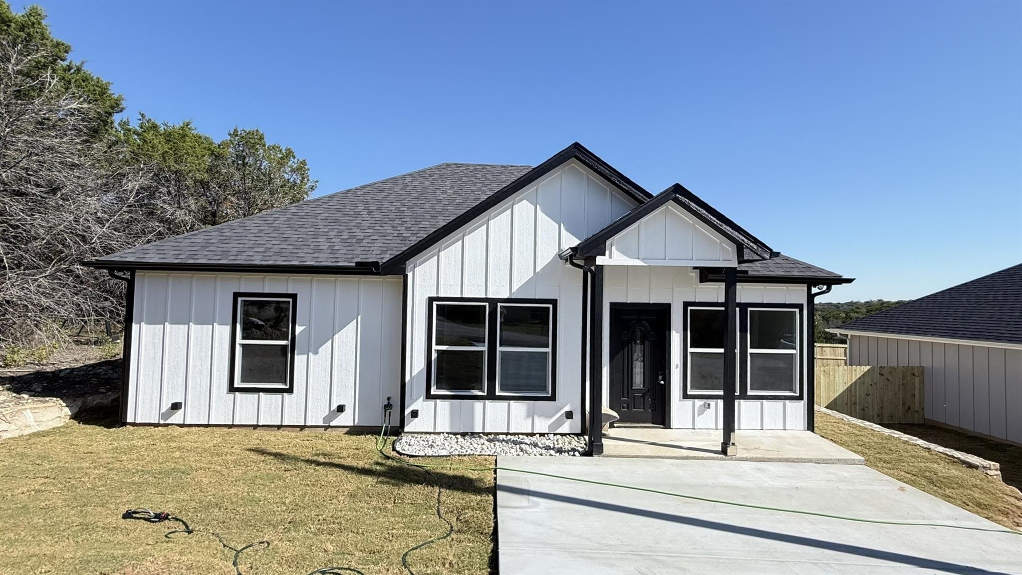 2615 Creekview Drive Granbury TX 76048