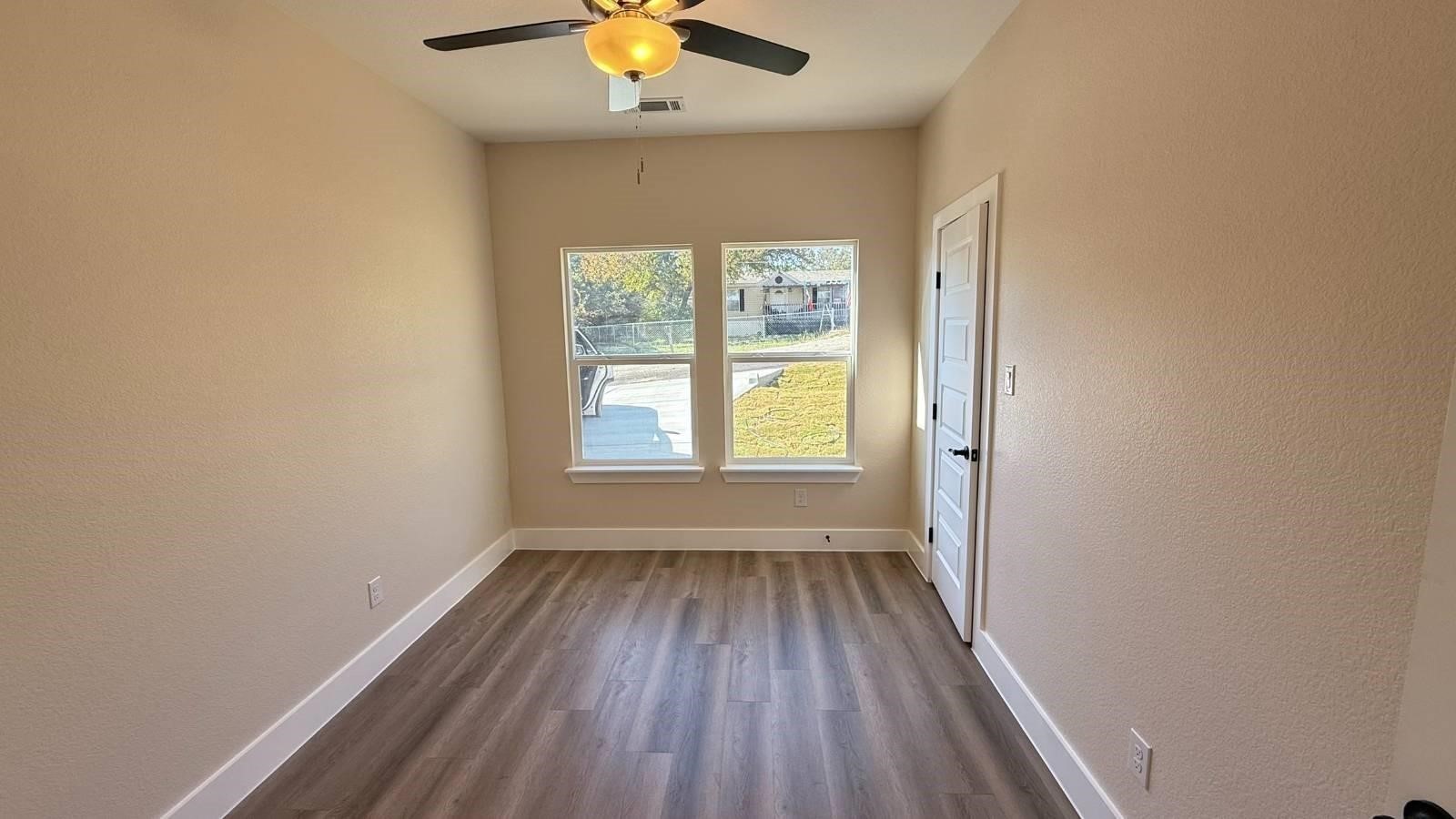 2615 Creekview Drive Granbury TX 76048
