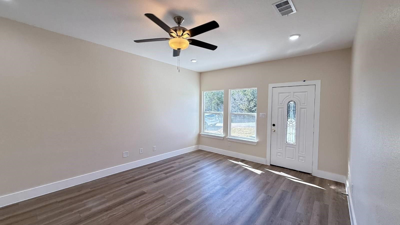 2615 Creekview Drive Granbury TX 76048