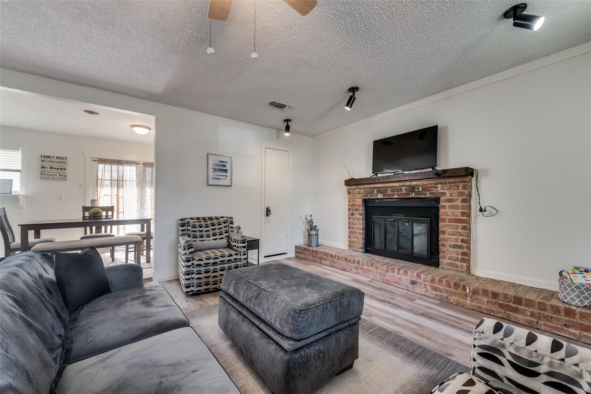 2000 Melissa Street Arlington TX 76010