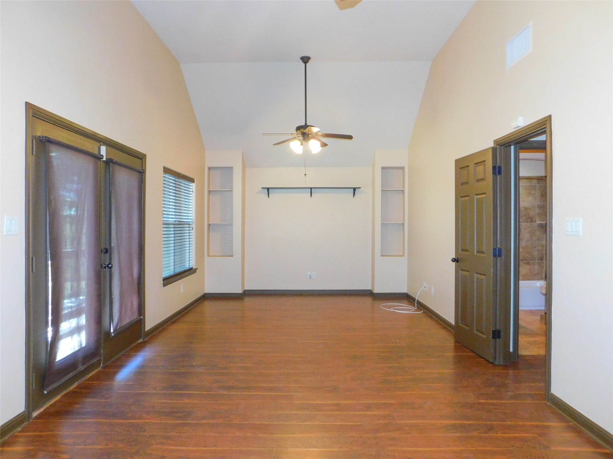 558 Jay Shady Shores TX 76208
