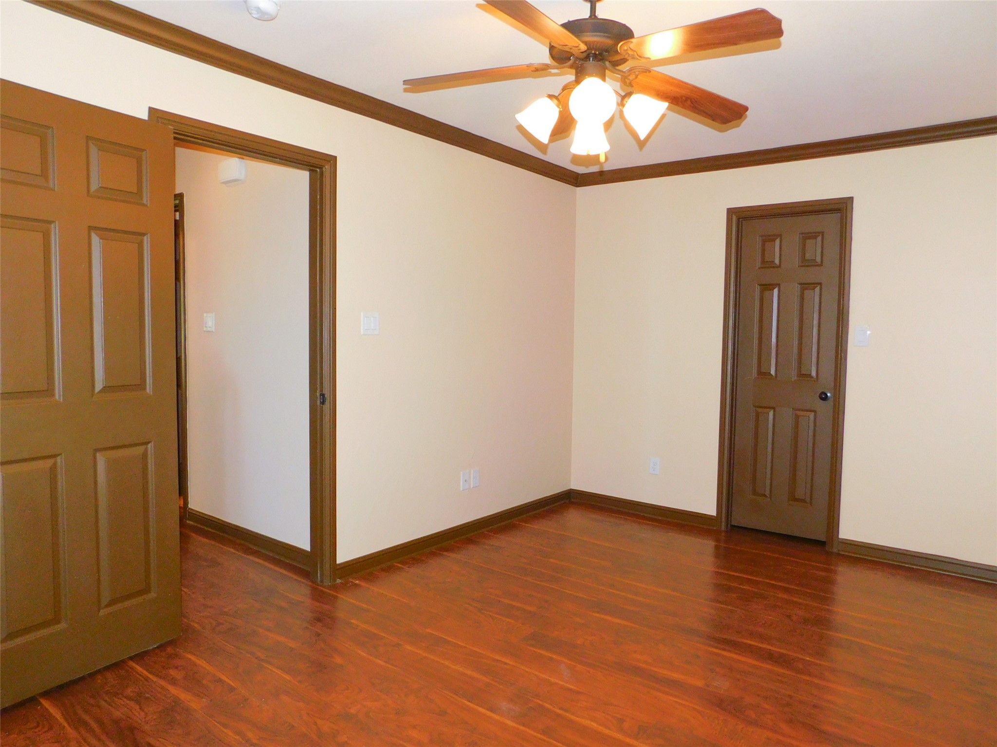 558 Jay Shady Shores TX 76208