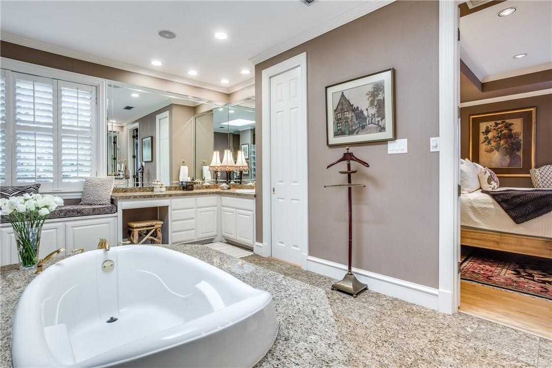 5927 Lindenshire Lane Dallas TX 75230
