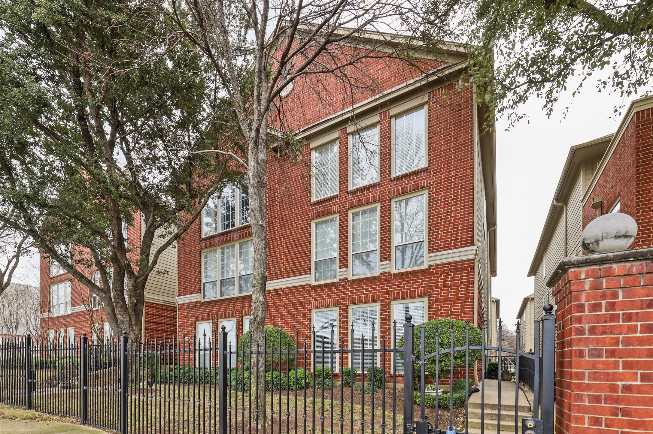 1007 W Bluff Street Fort Worth TX 76102