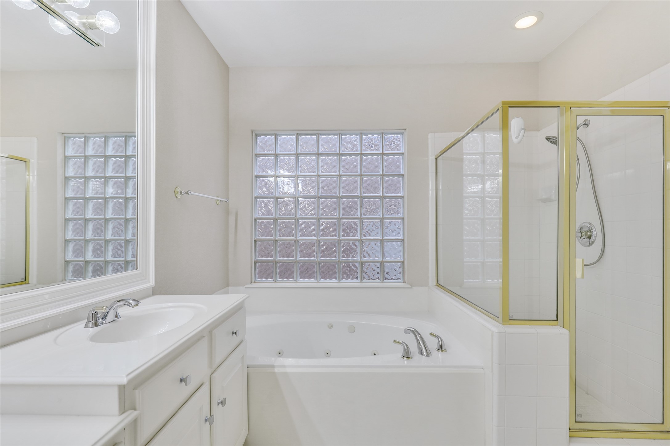 1007 W Bluff Street Fort Worth TX 76102