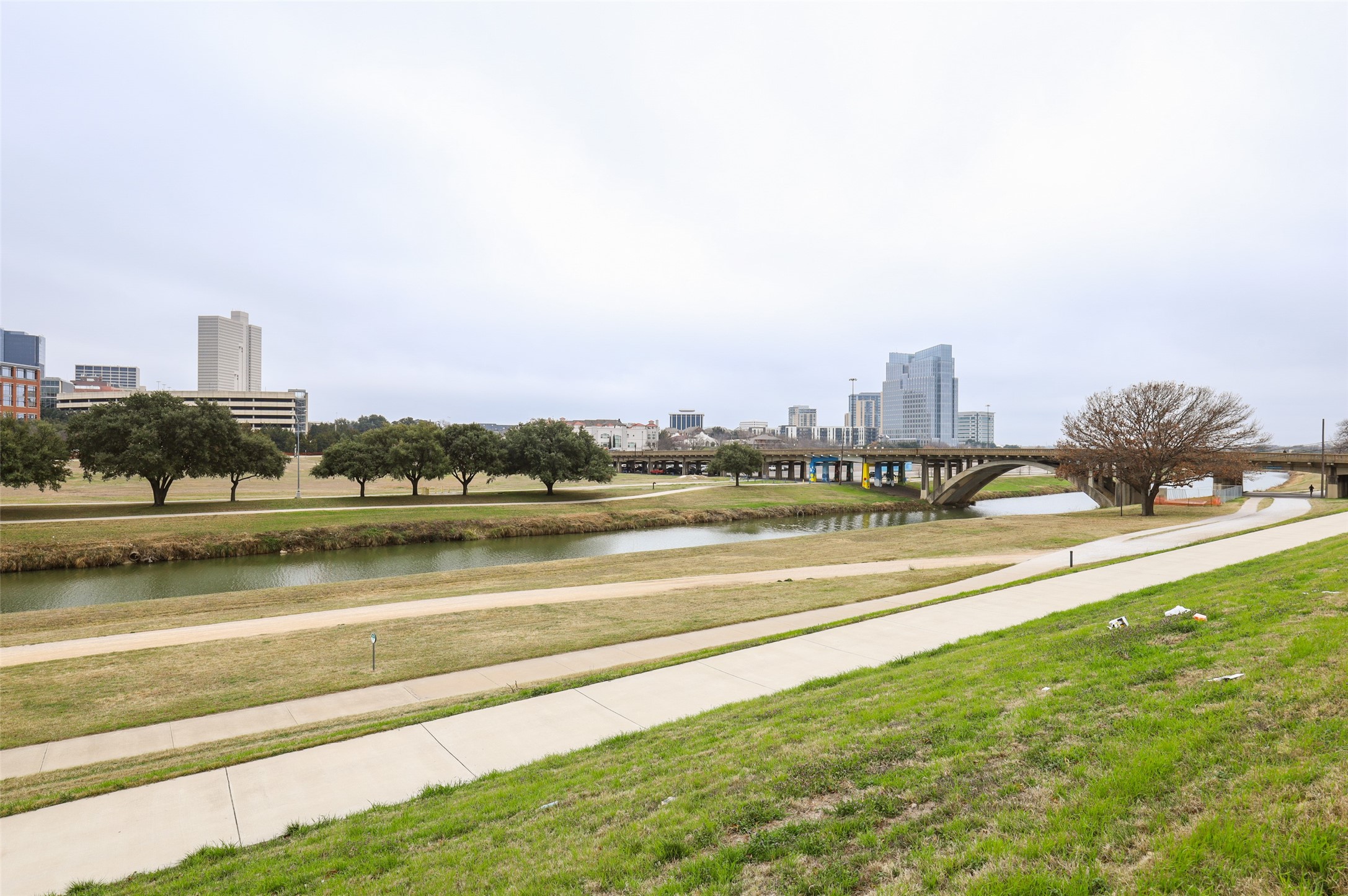 1007 W Bluff Street Fort Worth TX 76102