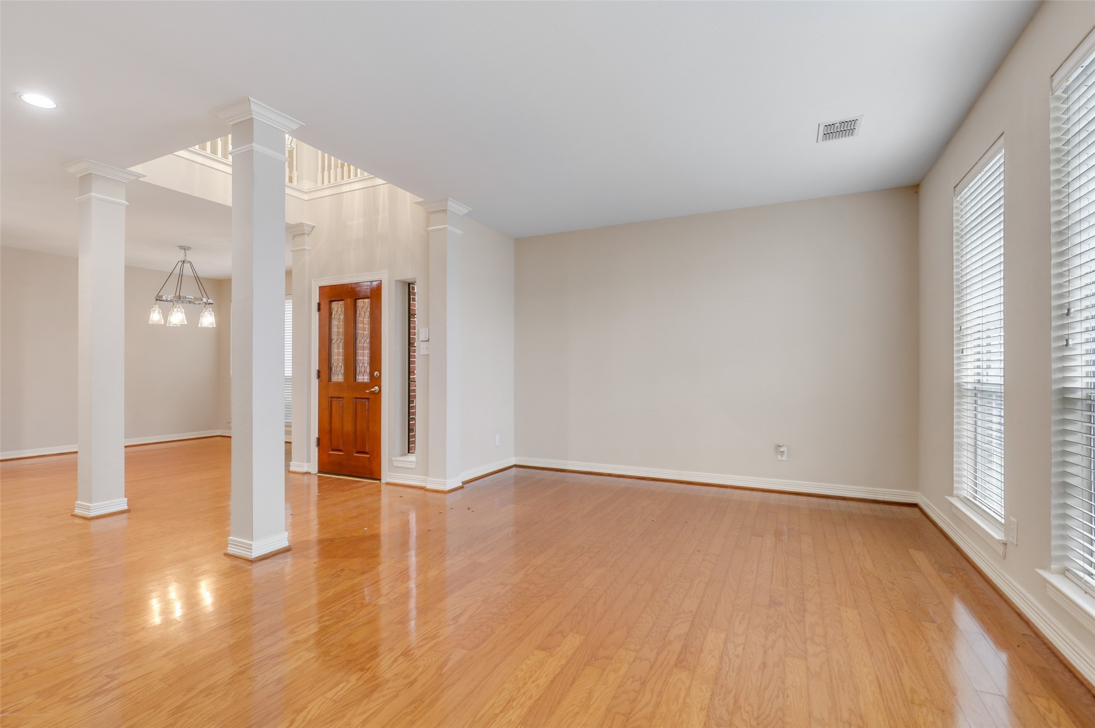 1007 W Bluff Street Fort Worth TX 76102