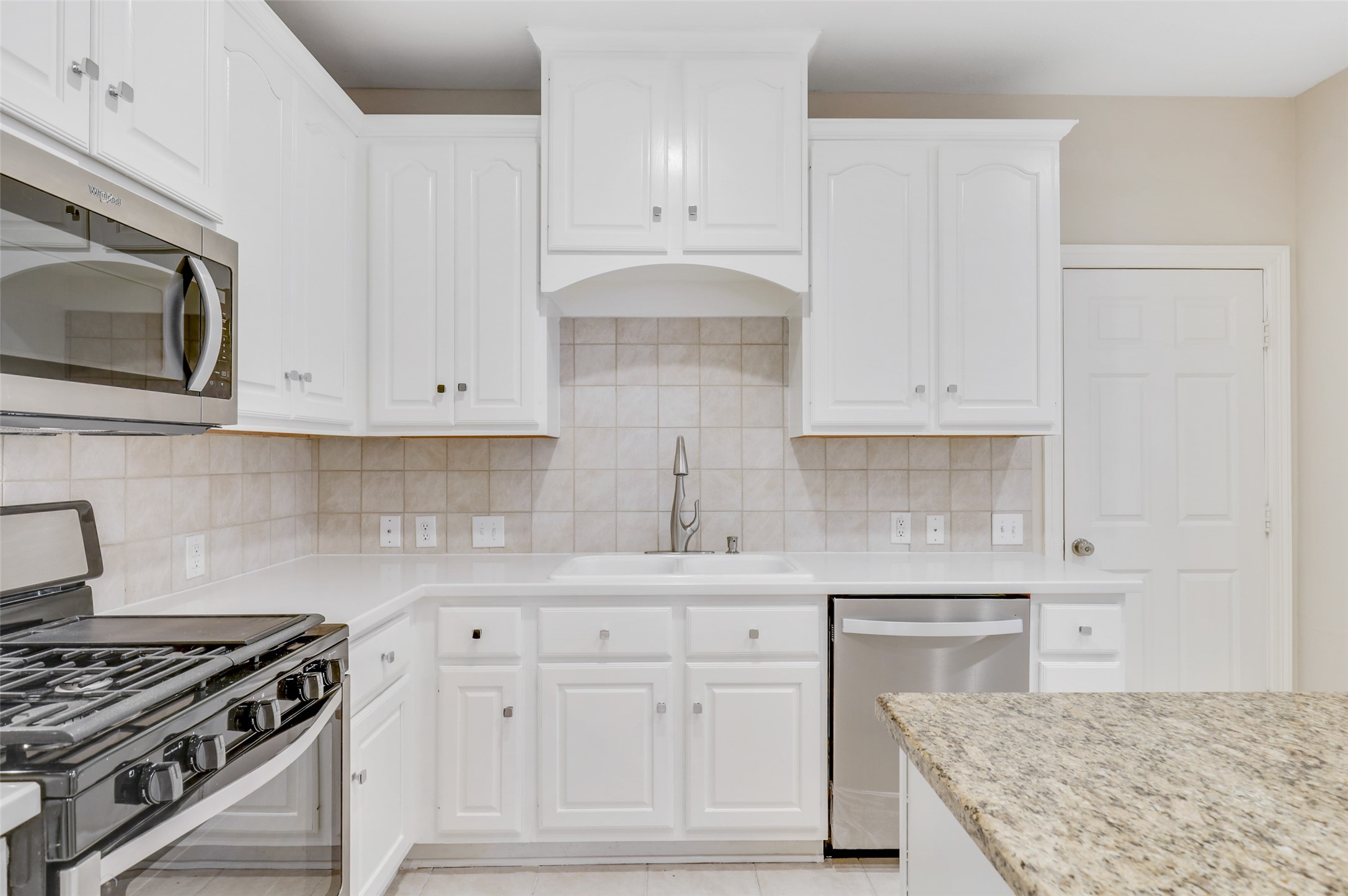 1007 W Bluff Street Fort Worth TX 76102