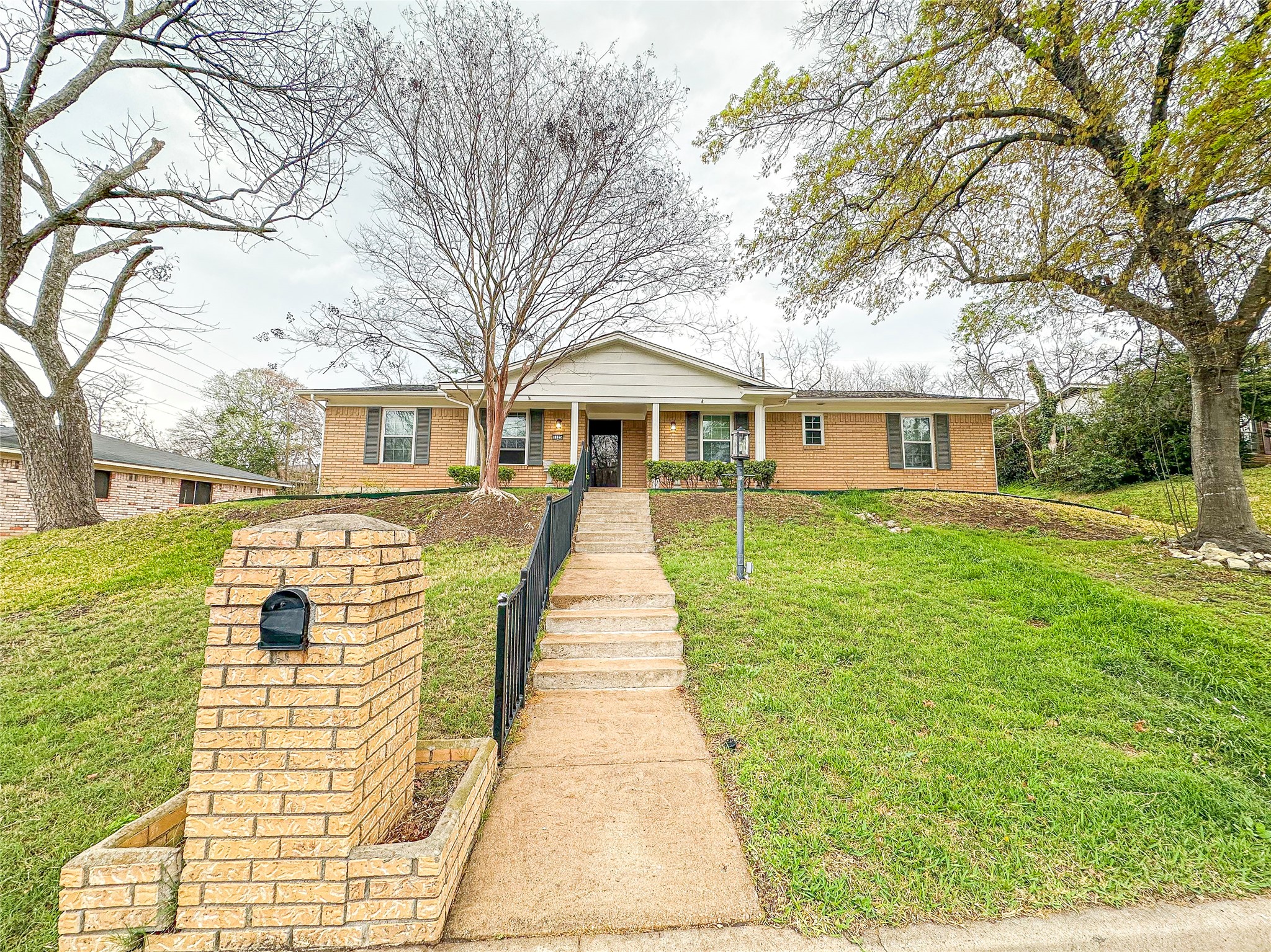 1125 Wedgewood Drive Woodway TX 76712