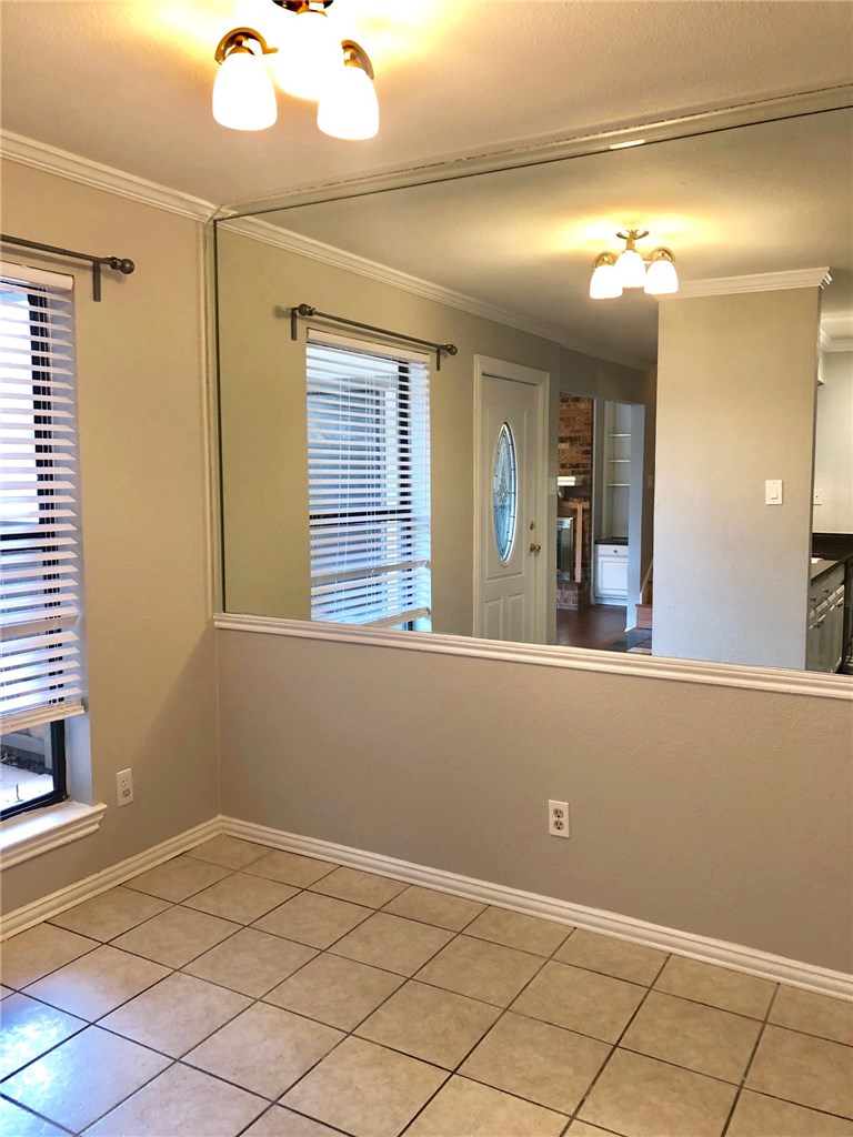 714 E Wall Street Grapevine TX 76051