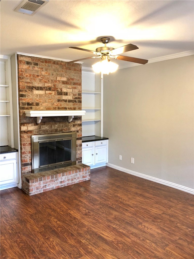 714 E Wall Street Grapevine TX 76051
