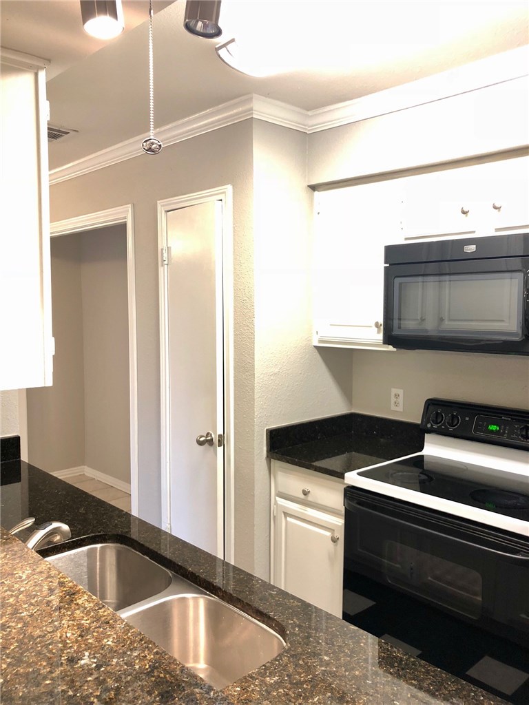 714 E Wall Street Grapevine TX 76051