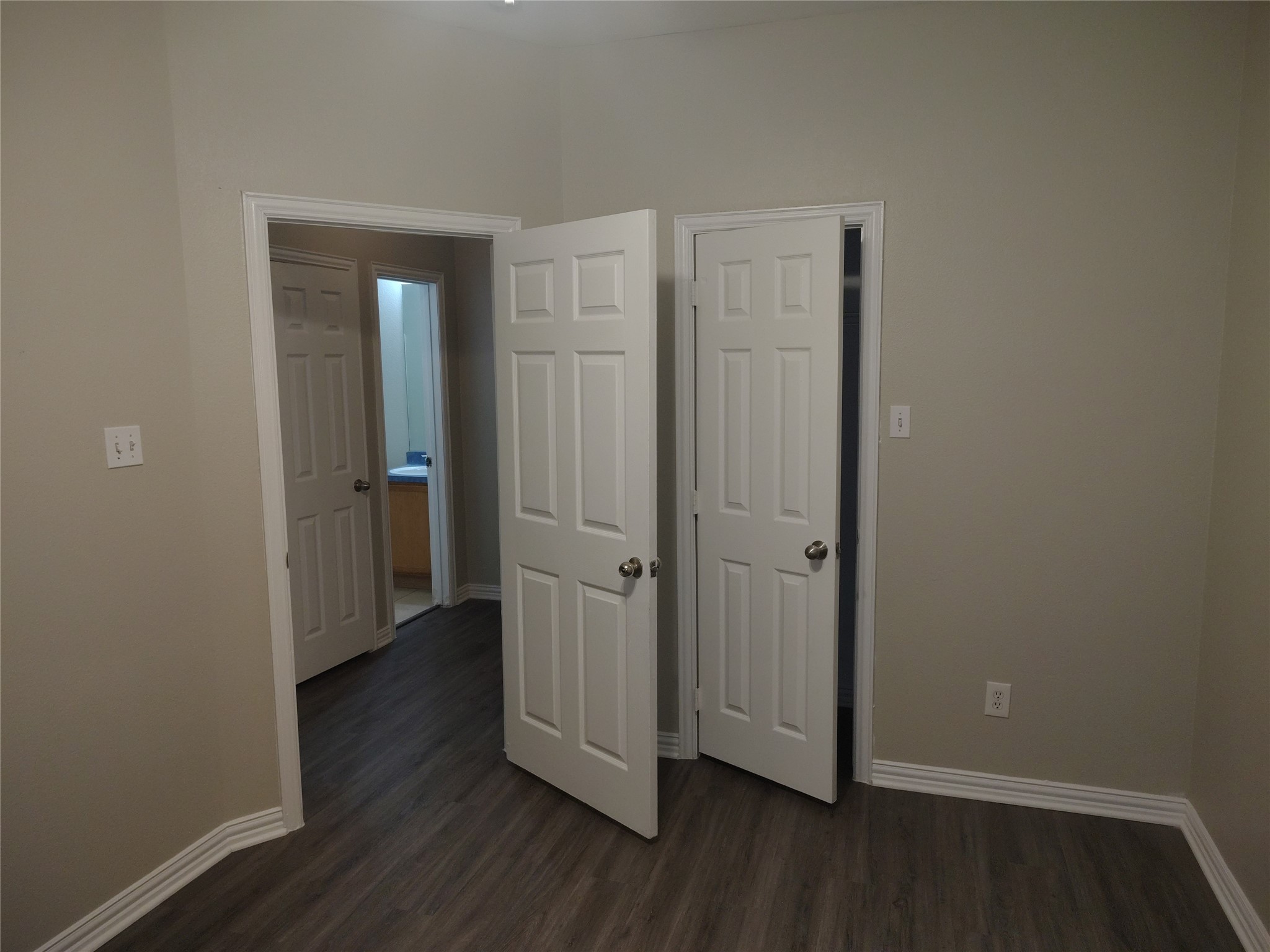 1007 Boquillas Court Dallas TX 75217