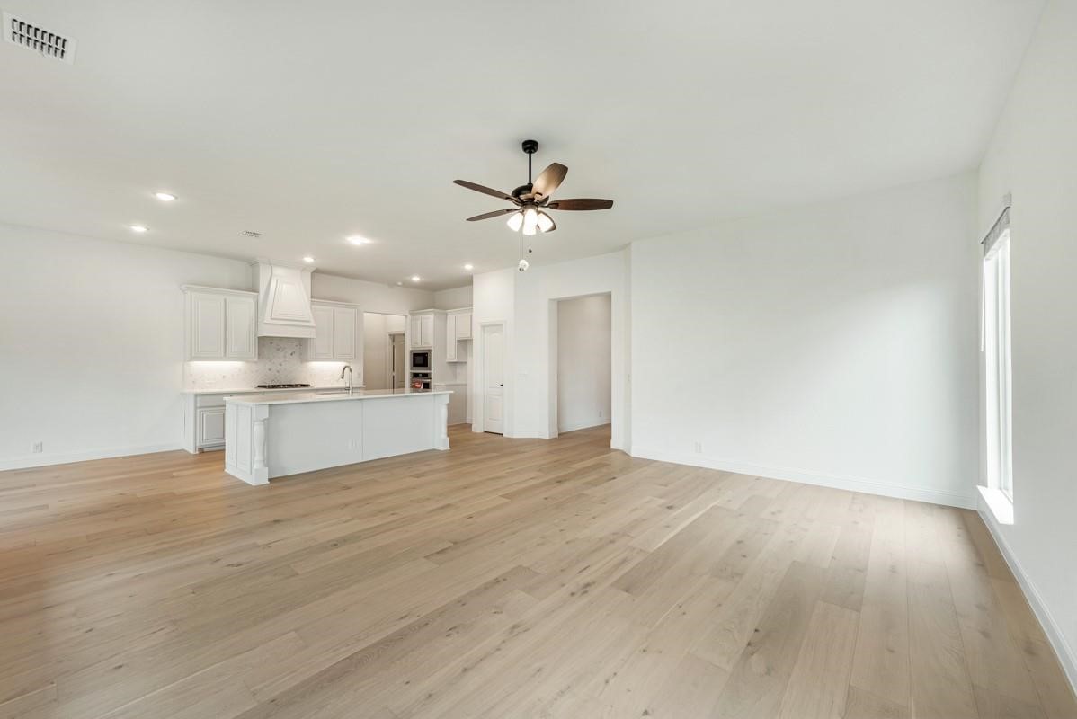 1073 Canuela Way Justin TX 76247