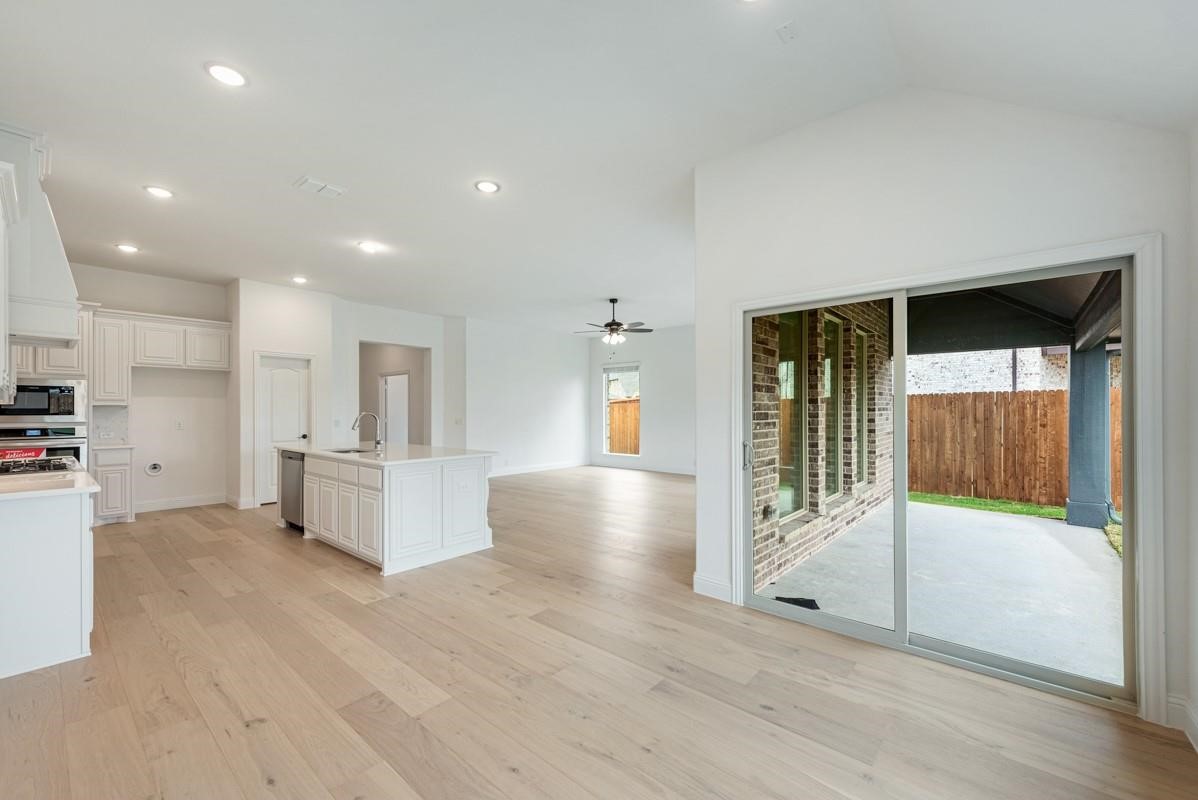 1073 Canuela Way Justin TX 76247