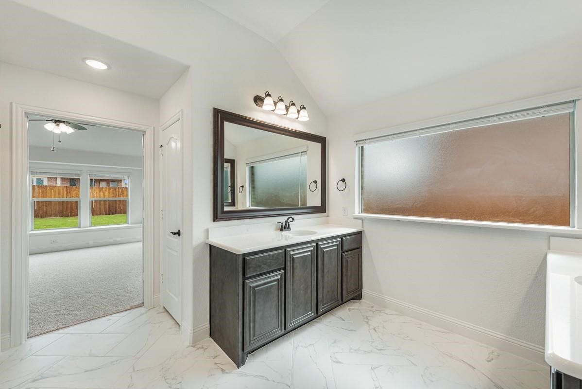 1073 Canuela Way Justin TX 76247