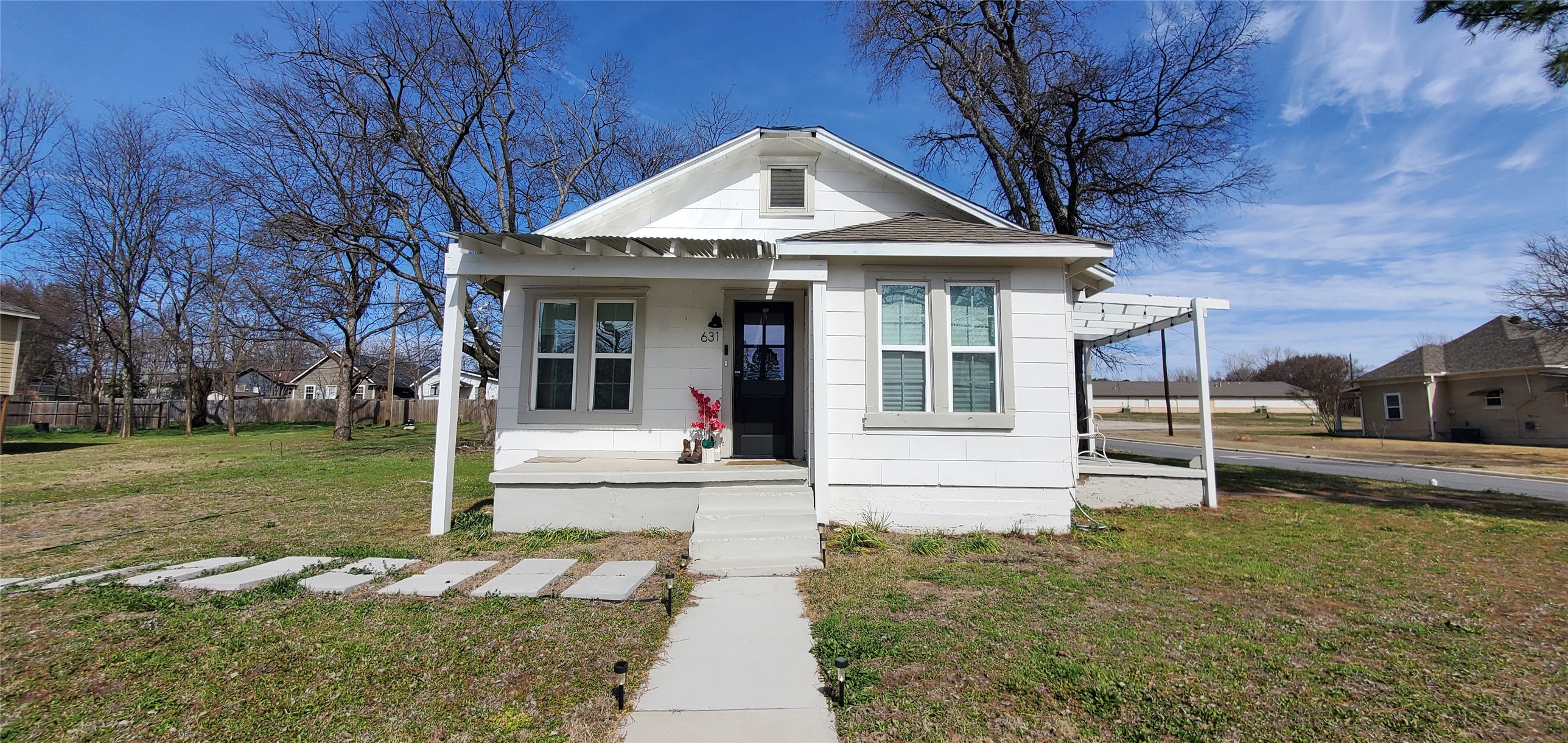 631 E Murray Street Denison TX 75021
