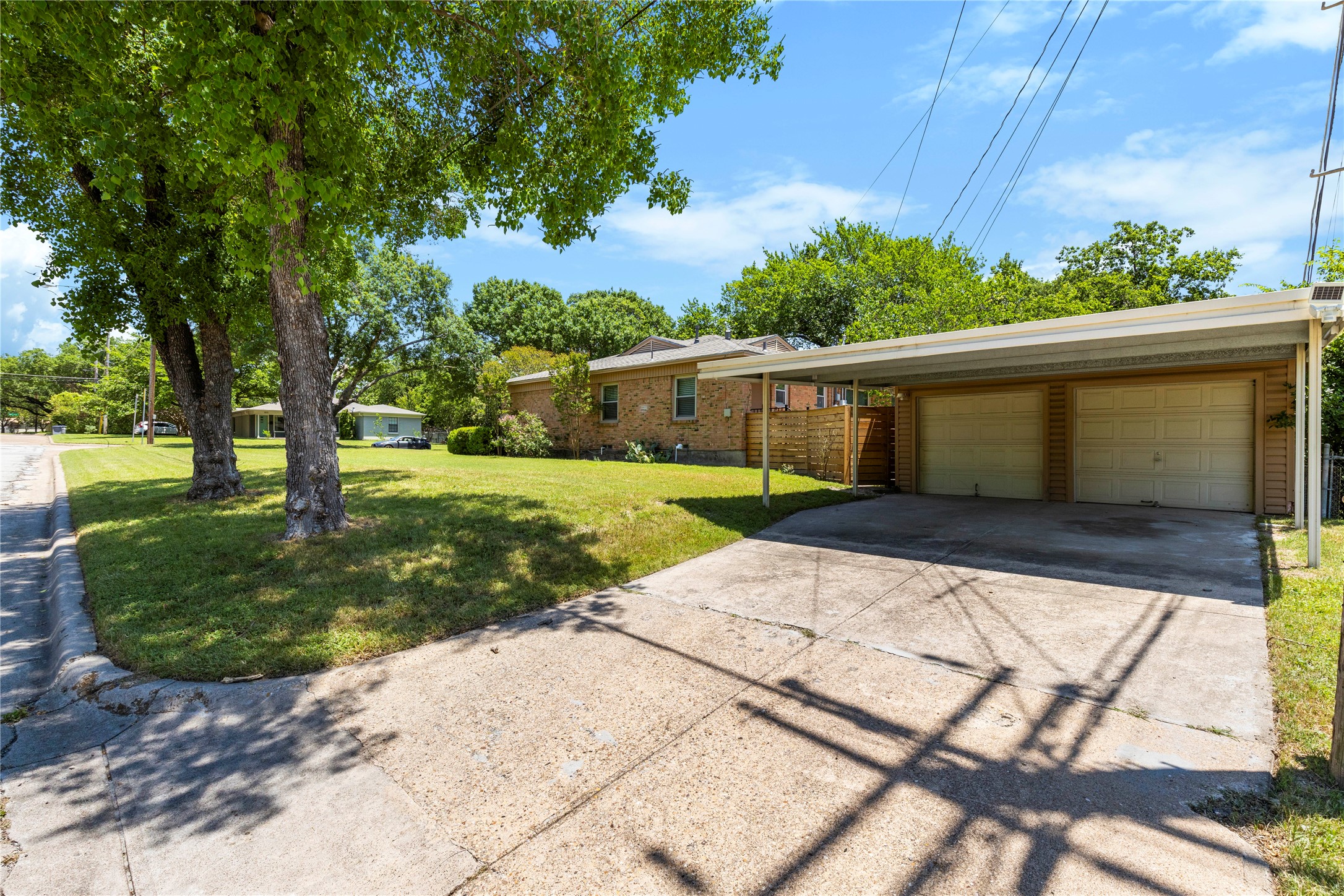 1804 Mariposa Drive Dallas TX 75228