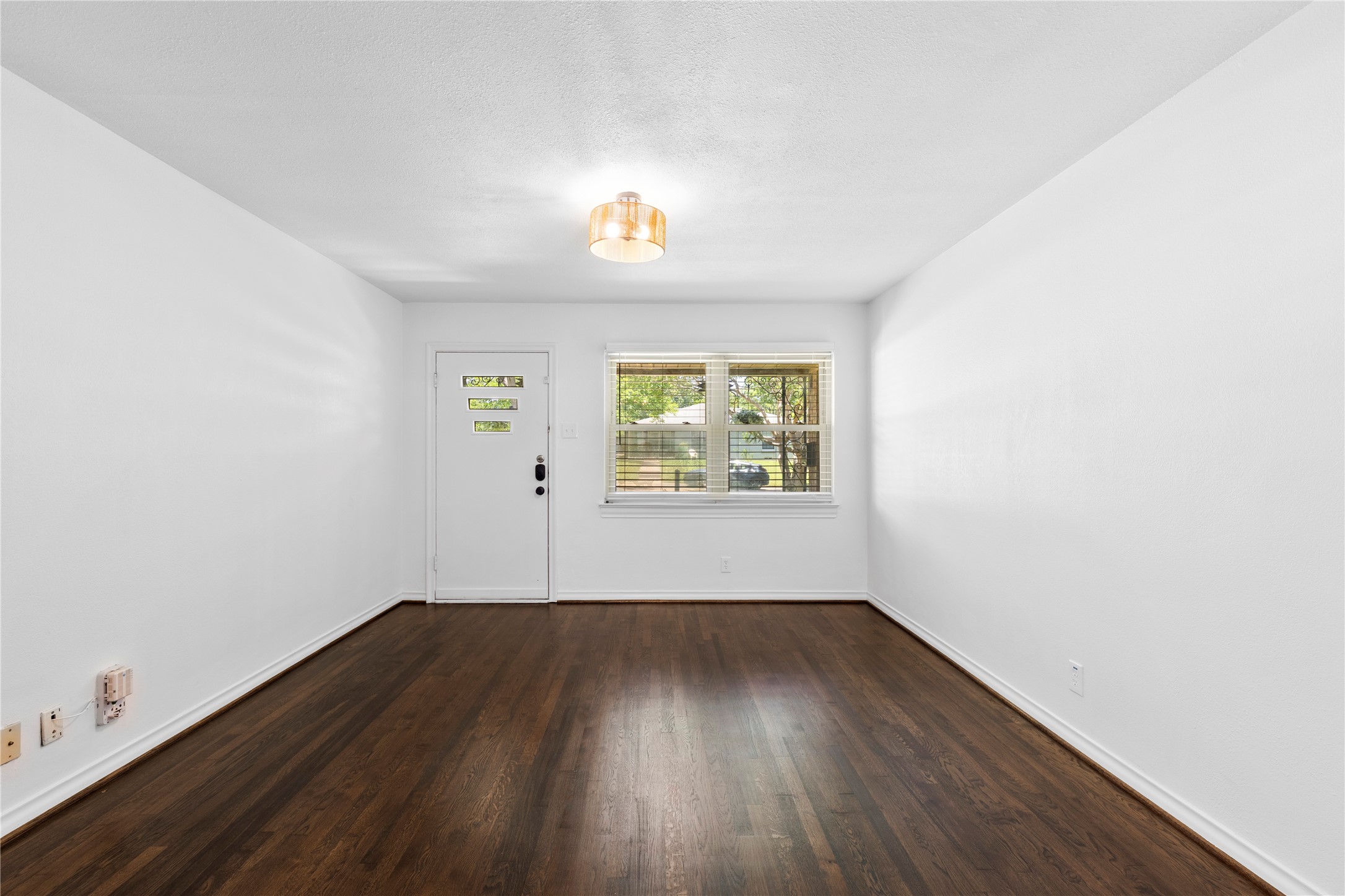1804 Mariposa Drive Dallas TX 75228