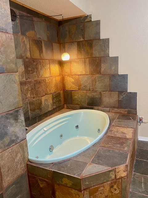 805 Paisley Drive Drive Spicewood TX 78669