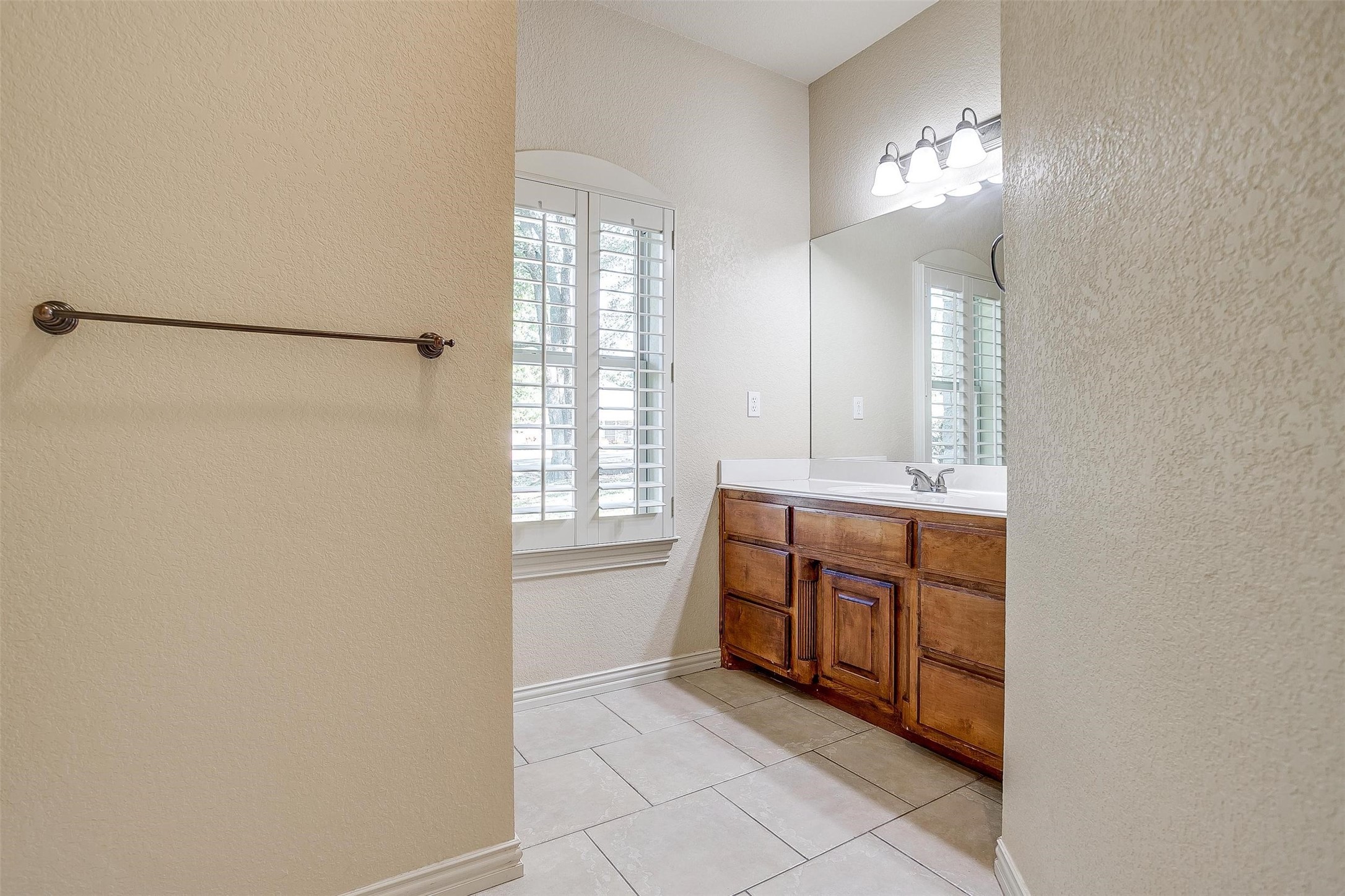 8027 Ravenswood Road Granbury TX 76049