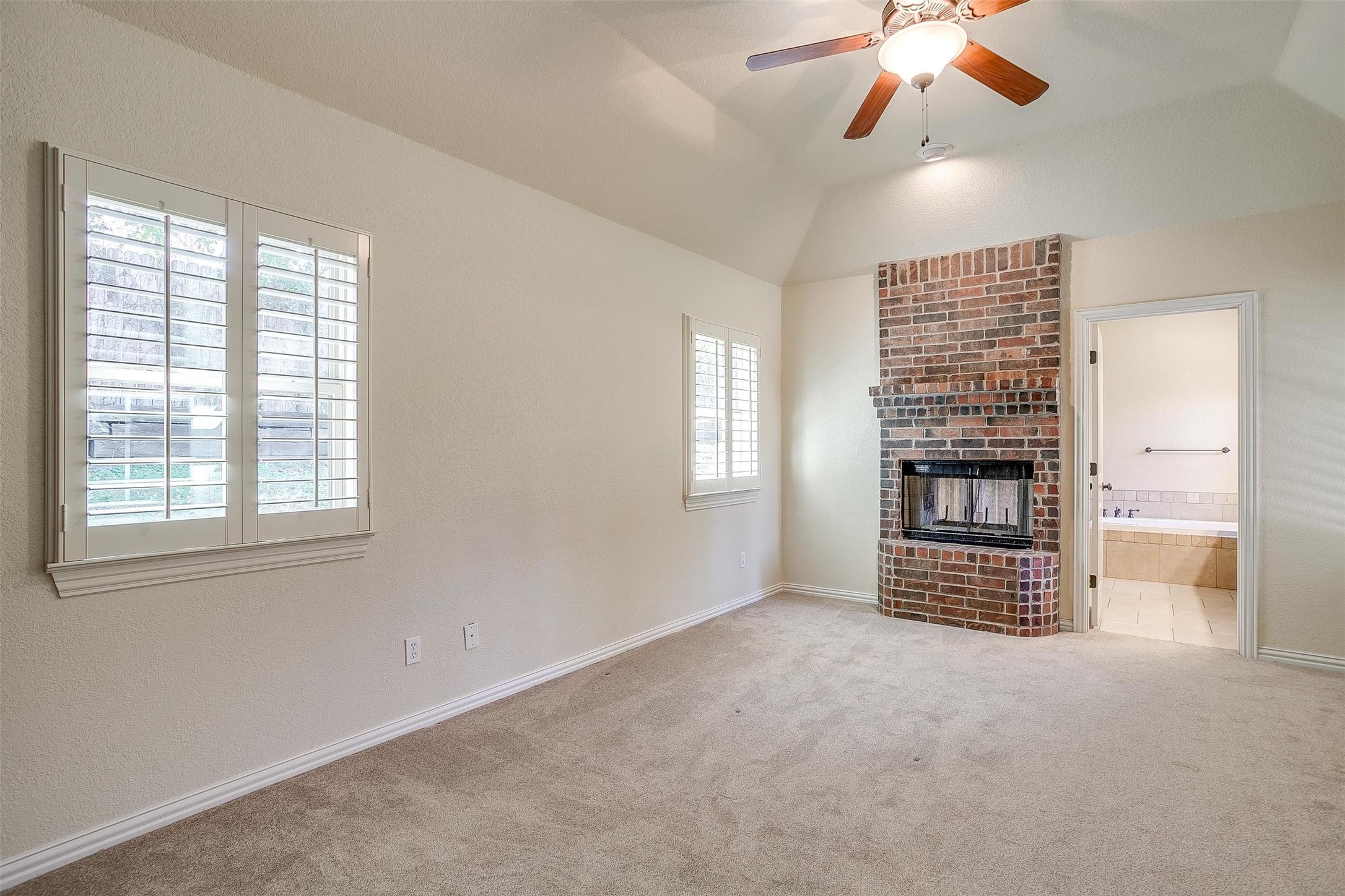 8027 Ravenswood Road Granbury TX 76049
