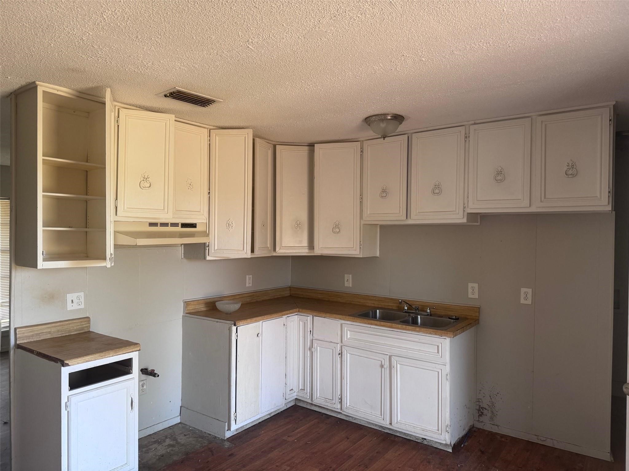 2112 Sunset Drive Brookston TX 75421