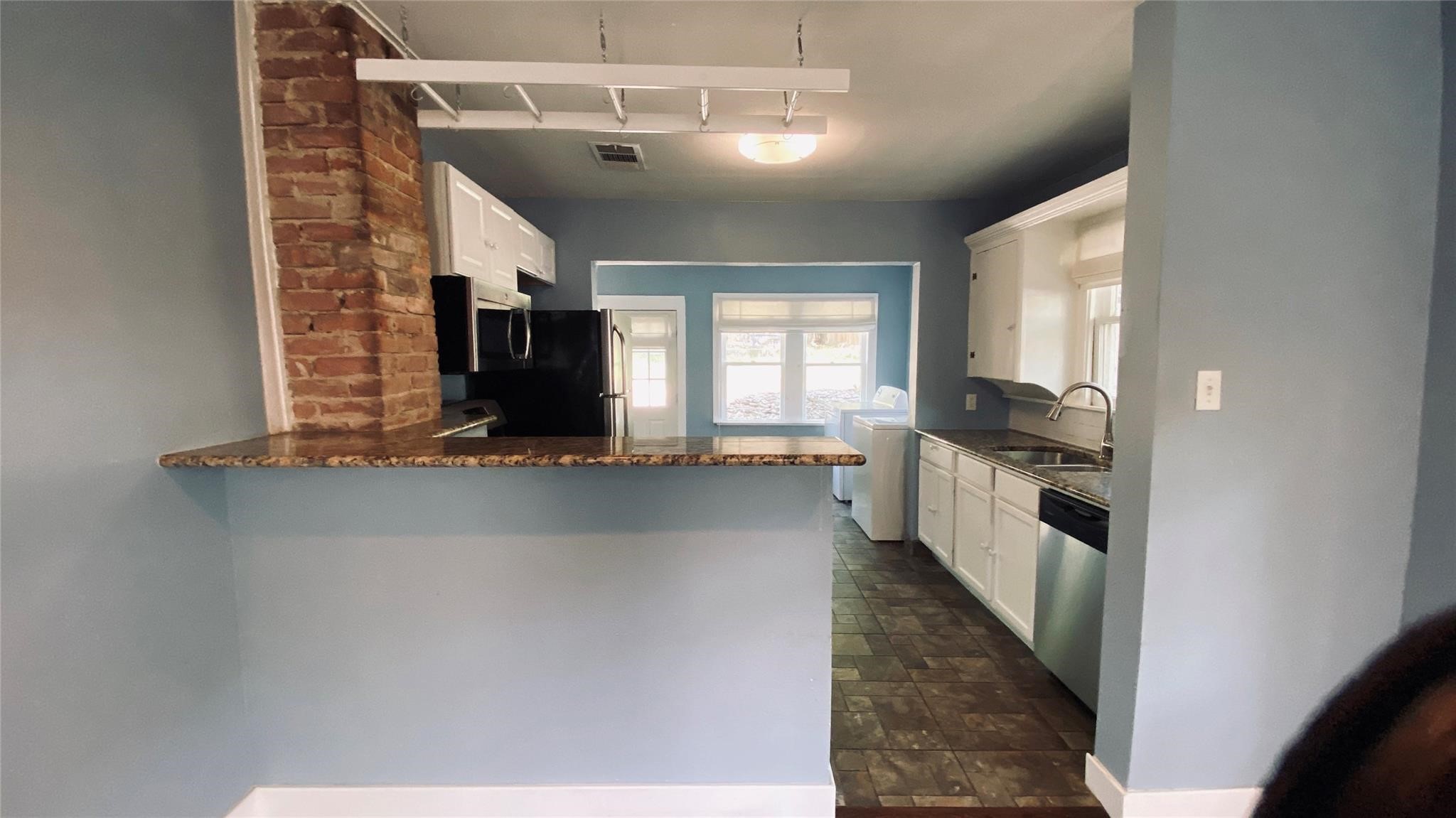 1715 Ramsey Avenue Dallas TX 75216