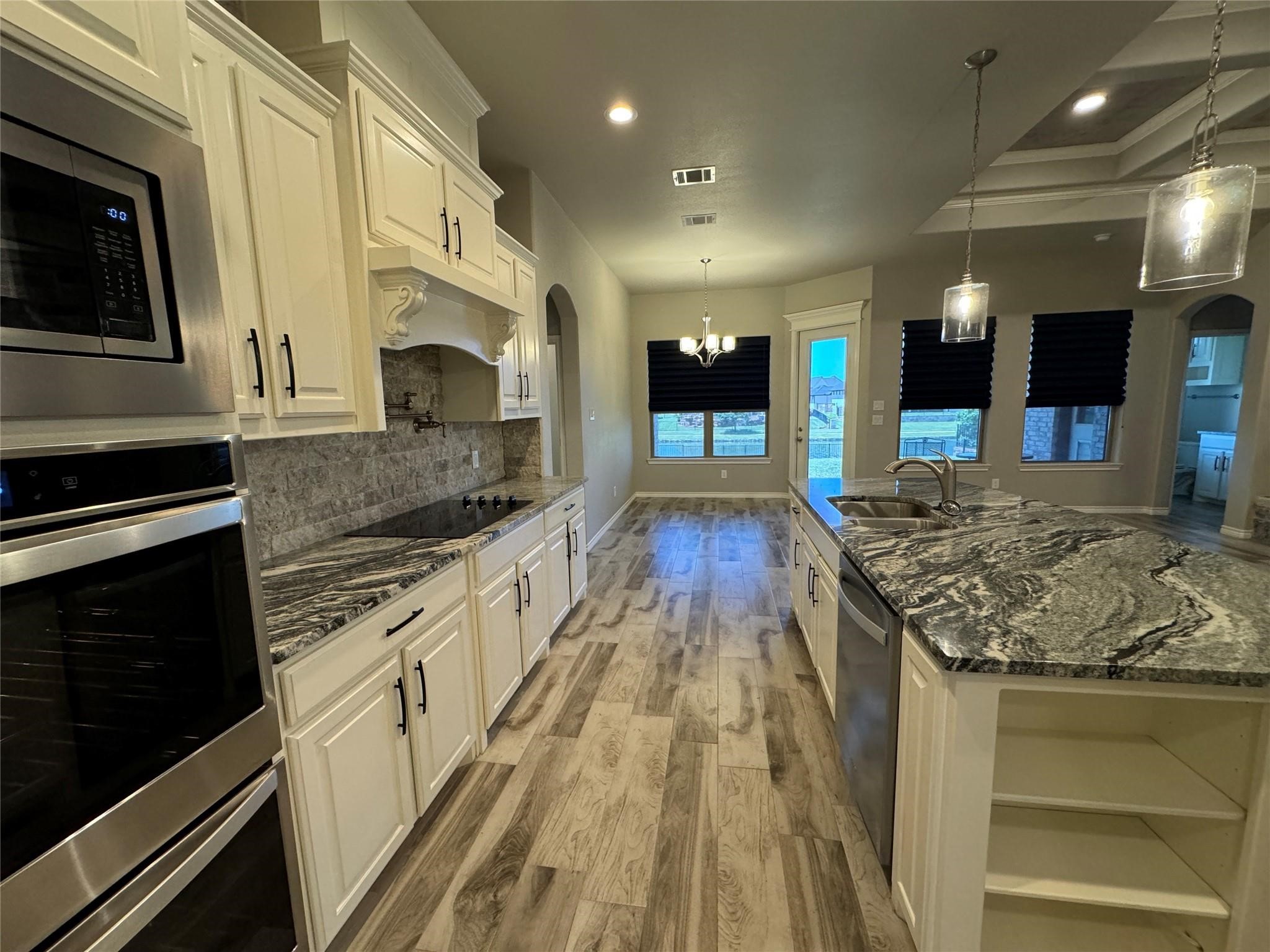 6611 Pinehurst Drive Granbury TX 76049