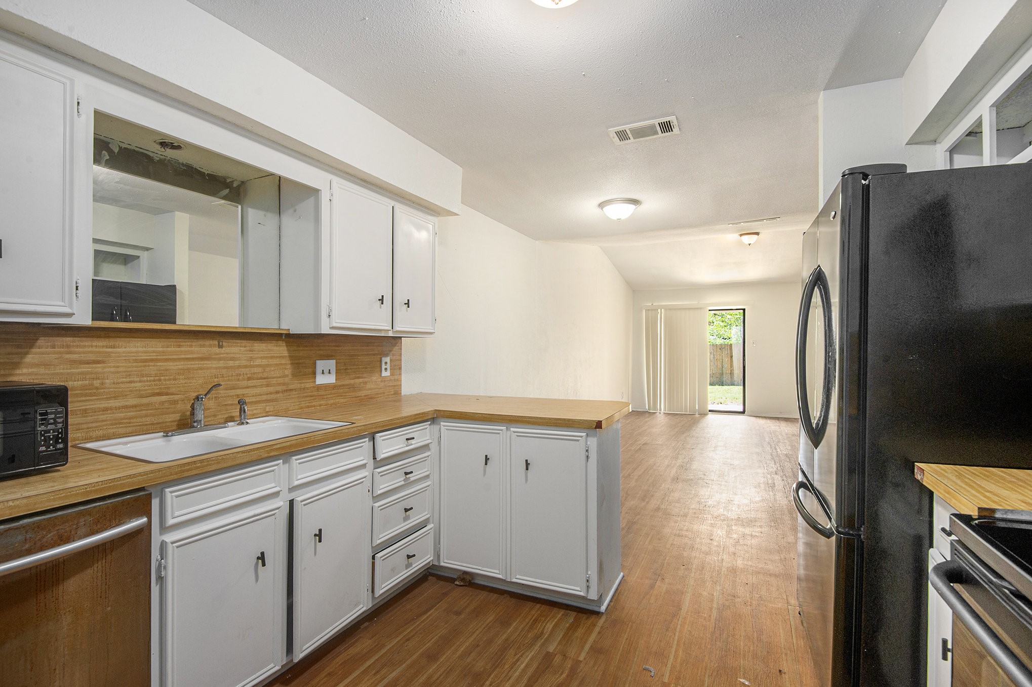 6819 W Cleburne Road Fort Worth TX 76133